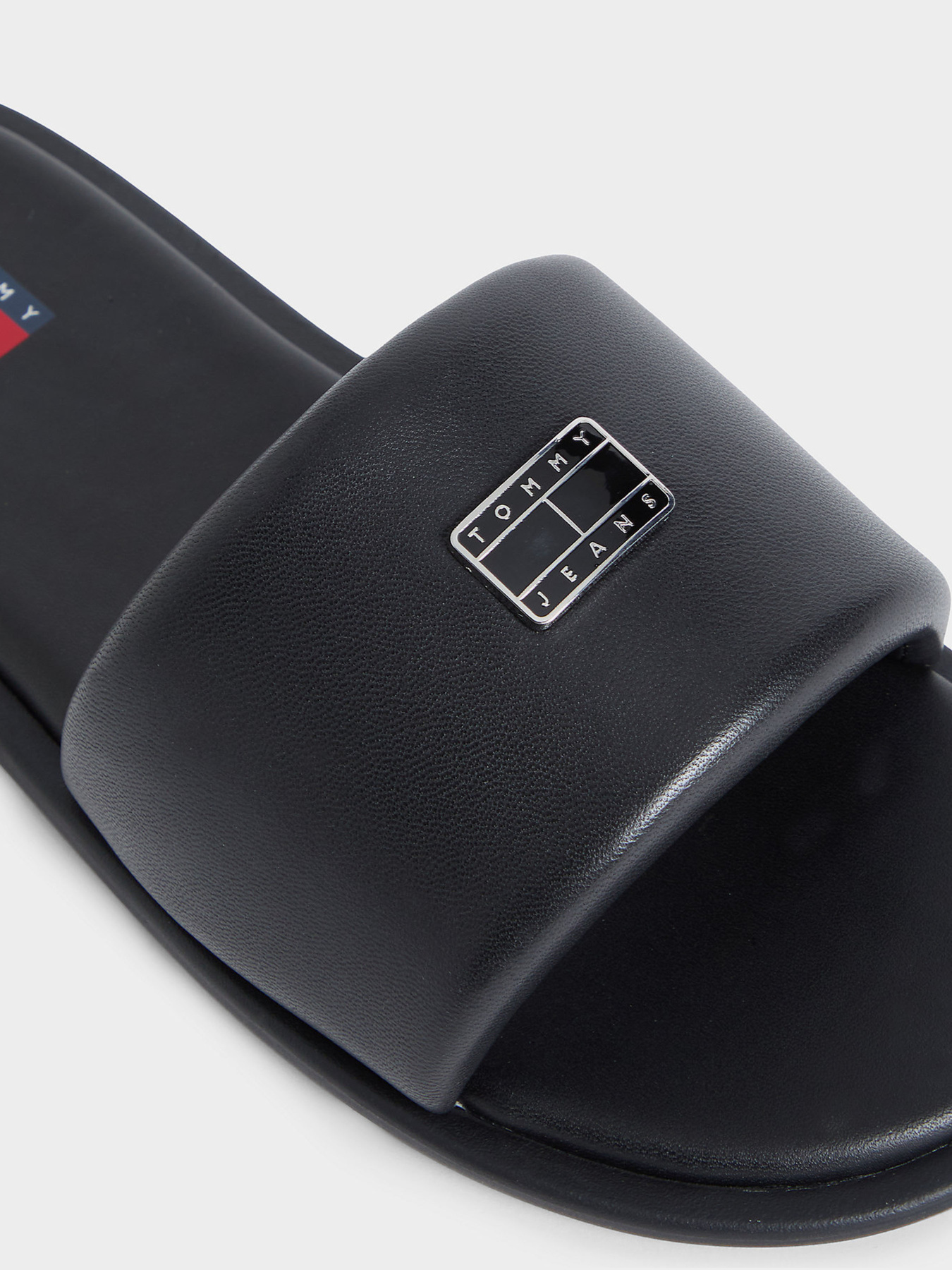 Шльопанці Tommy Hilfiger TJW SOFT PADDED CASUAL SLIDE модель EN0EN02950-BDS Шльопанці Tommy Hilfiger TJW SOFT PADDED CASUAL SLIDE модель EN0EN02950-BDS Фото