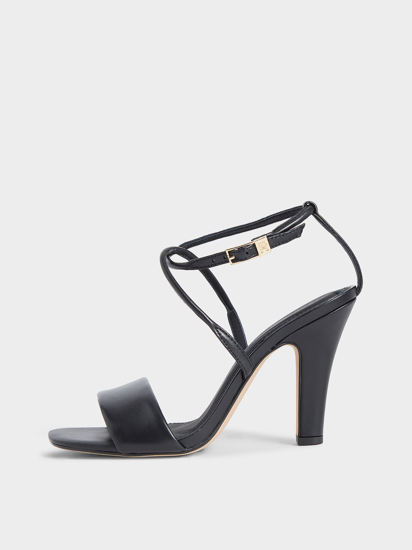 Босоножки Tommy Hilfiger ELEVATED HEELED SANDAL модель FW0FW09277-BDS Босоножки Tommy Hilfiger ELEVATED HEELED SANDAL модель FW0FW09277-BDS Фото