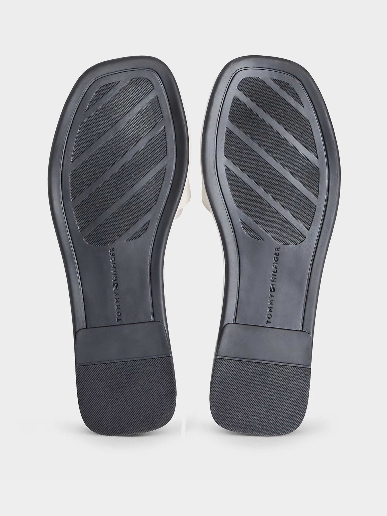 Шлёпанцы Tommy Hilfiger LEATHER HORSEBIT MULE модель FW0FW09336-AEO Фото