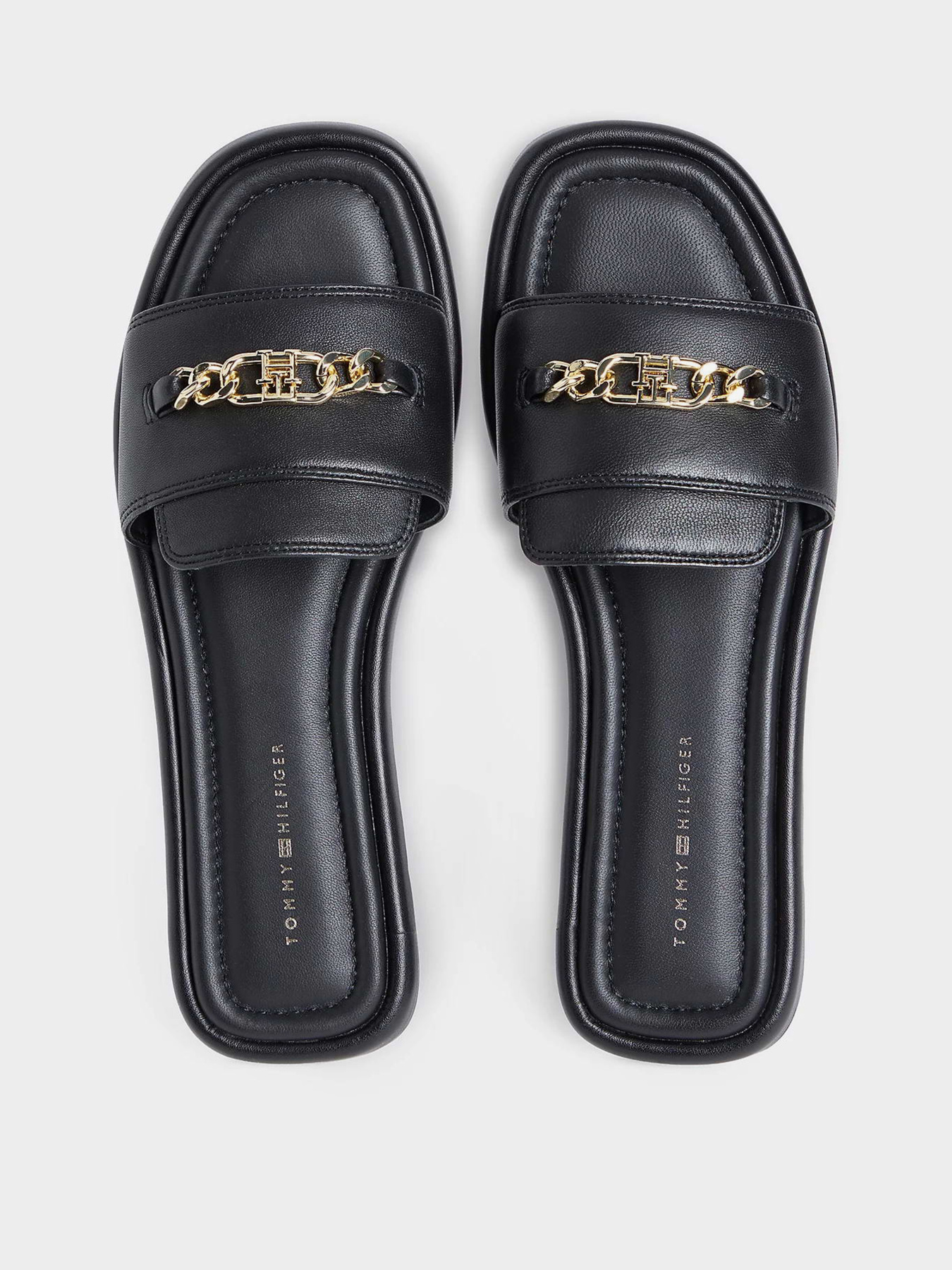 Шльопанці Tommy Hilfiger LEATHER HORSEBIT MULE модель FW0FW09336-BDS Шльопанці Tommy Hilfiger LEATHER HORSEBIT MULE модель FW0FW09336-BDS Фото