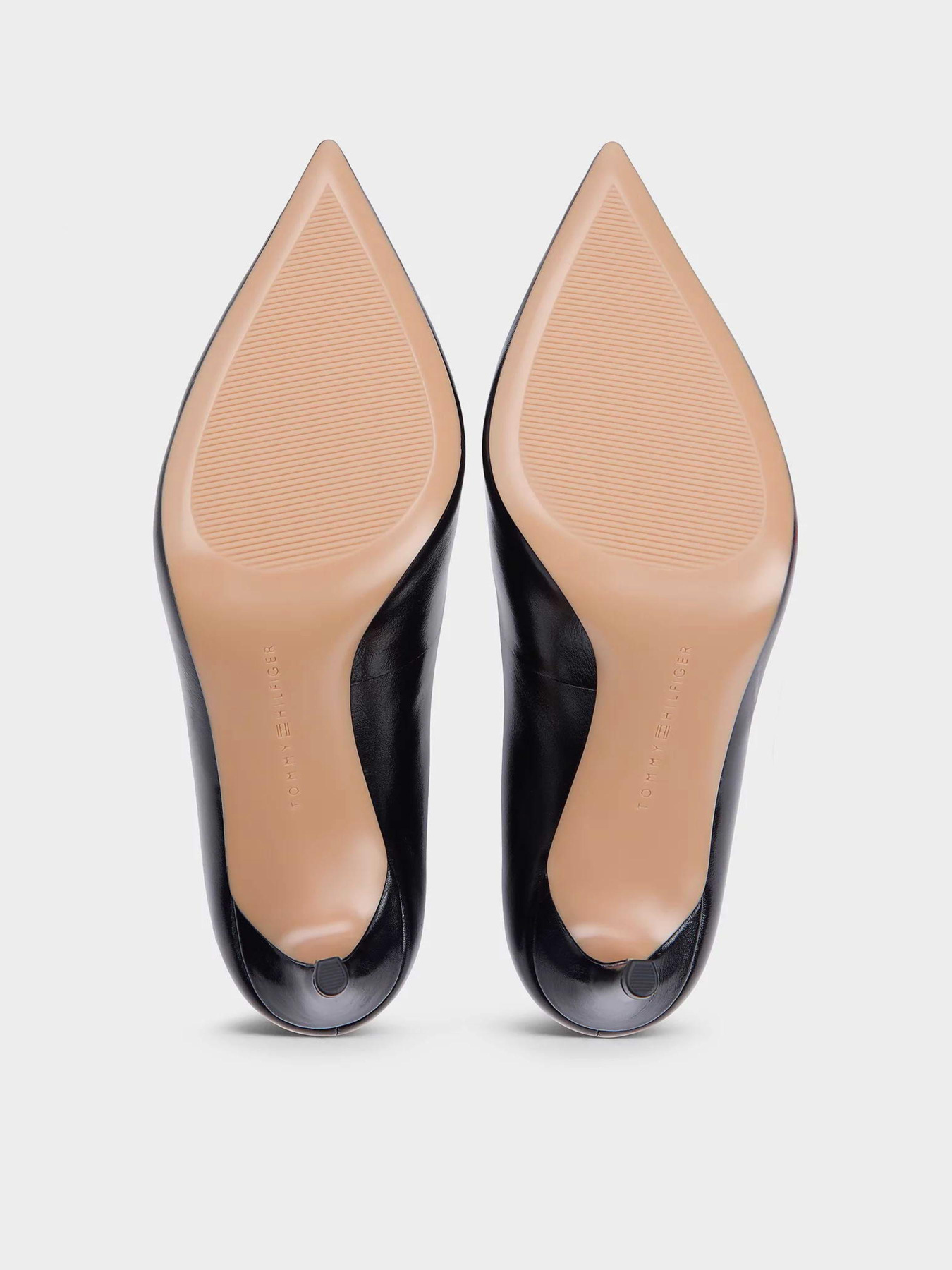 Туфли и лоферы Tommy Hilfiger ESSENTIAL POINTED PUMP модель FW0FW09362-BDS Туфли и лоферы Tommy Hilfiger ESSENTIAL POINTED PUMP модель FW0FW09362-BDS Фото