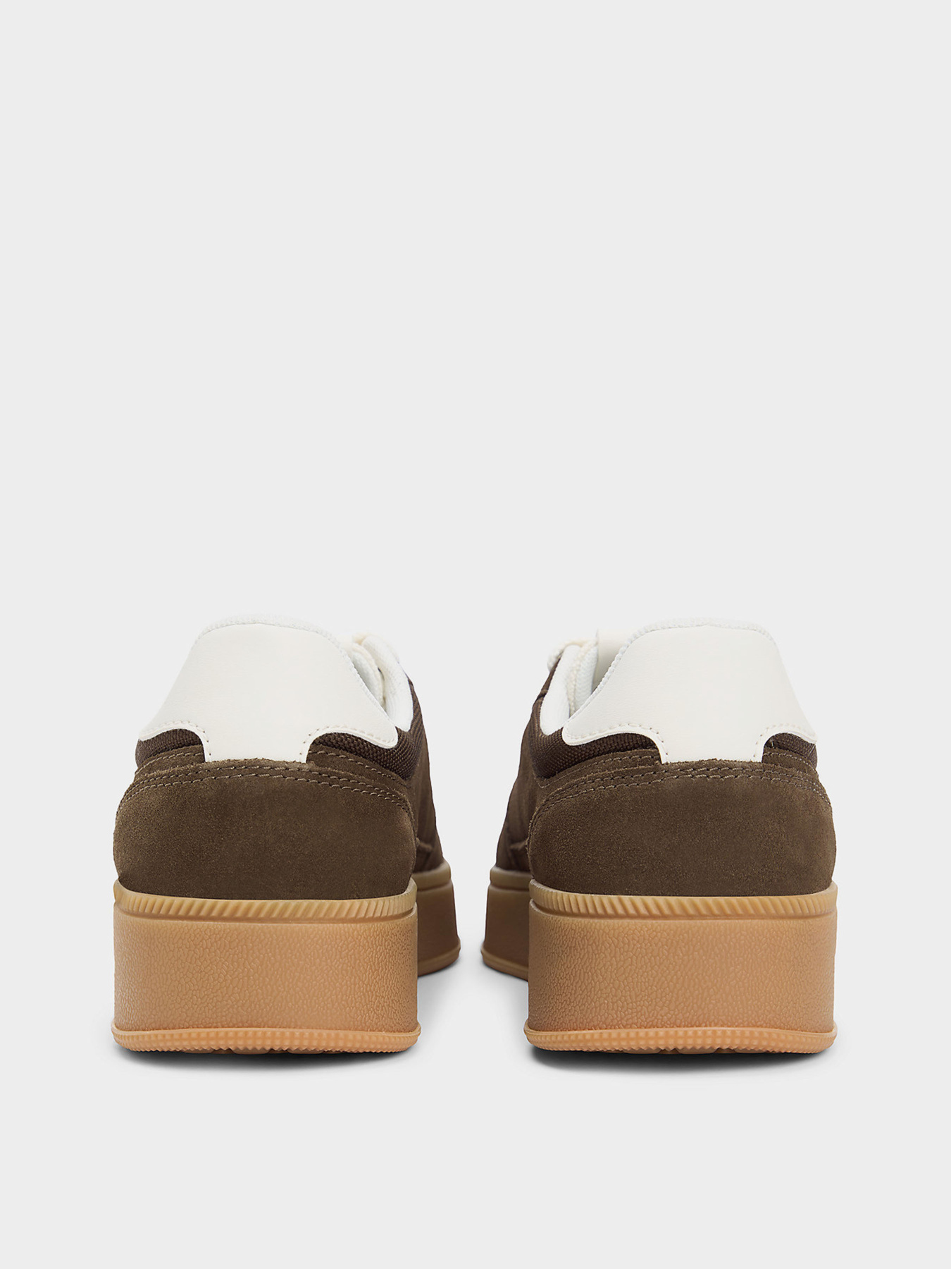 Кеды Tommy Hilfiger THE GREENWICH EDGE MAX SUEDE модель EN0EN02989-GV0 Кеды Tommy Hilfiger THE GREENWICH EDGE MAX SUEDE модель EN0EN02989-GV0 Фото