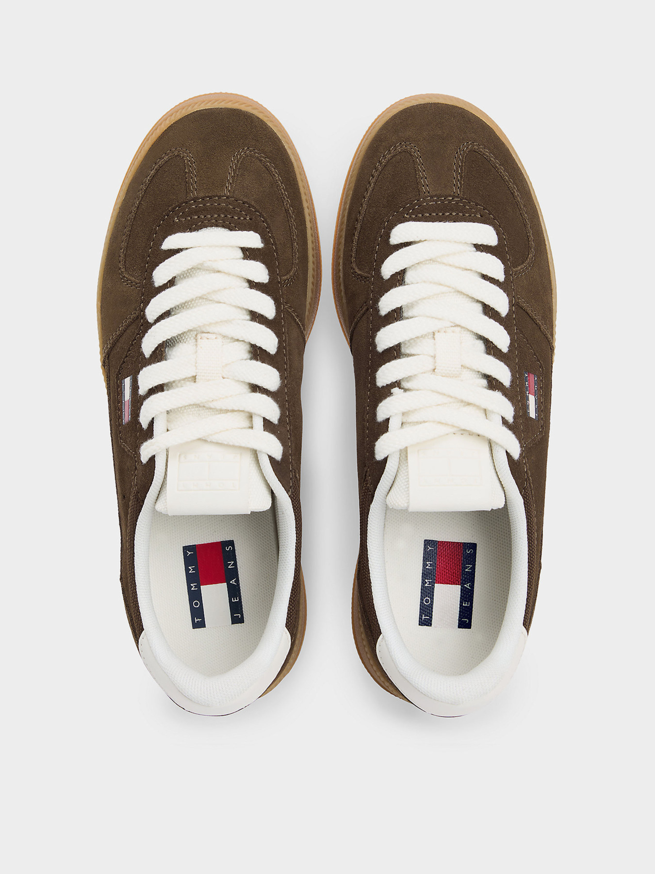 Кеды Tommy Hilfiger THE GREENWICH EDGE MAX SUEDE модель EN0EN02989-GV0 Кеды Tommy Hilfiger THE GREENWICH EDGE MAX SUEDE модель EN0EN02989-GV0 Фото