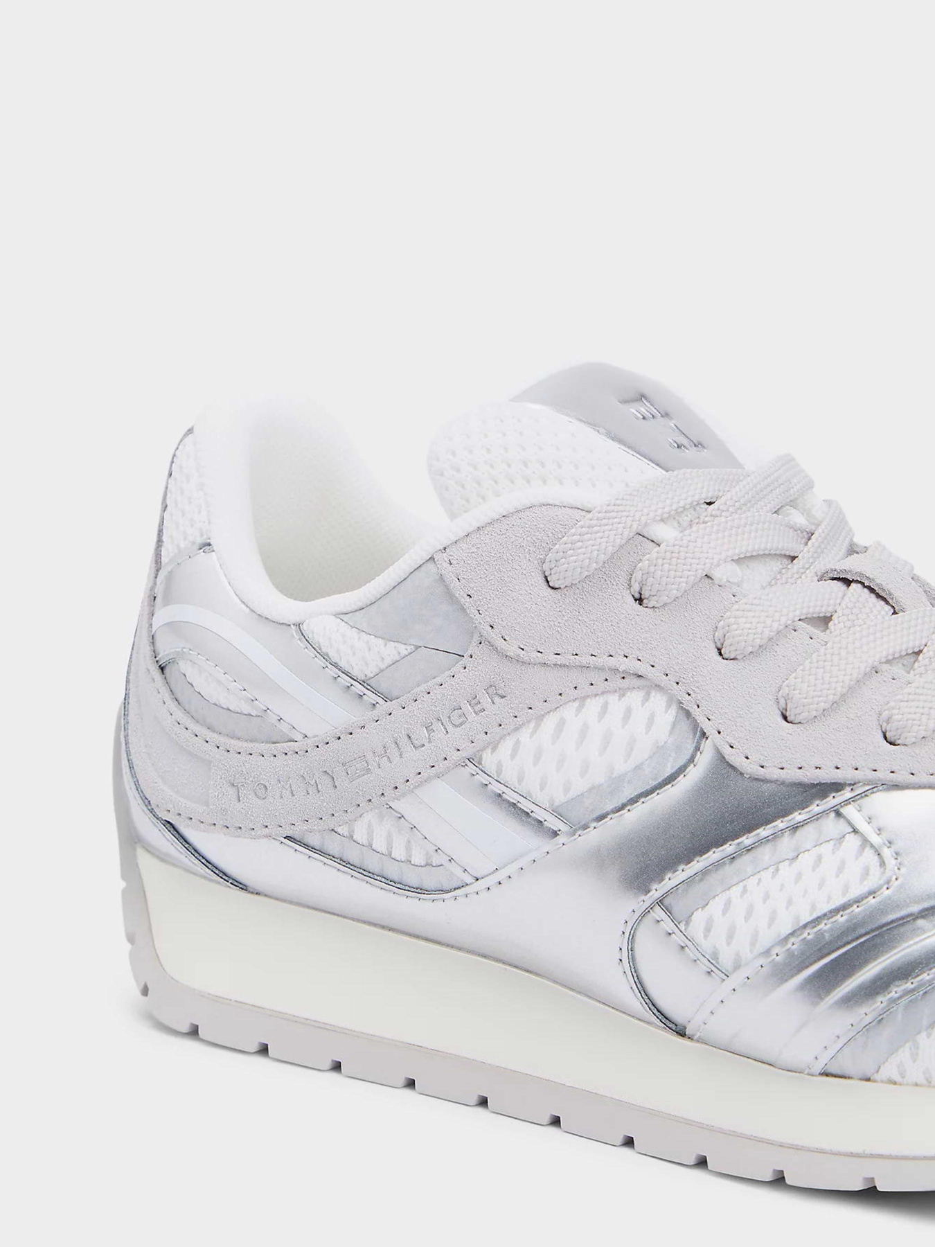 Кросівки Tommy Hilfiger TH CHIC METALLIC RETRO RUNNER модель FW0FW09191-0IM Кросівки Tommy Hilfiger TH CHIC METALLIC RETRO RUNNER модель FW0FW09191-0IM Фото