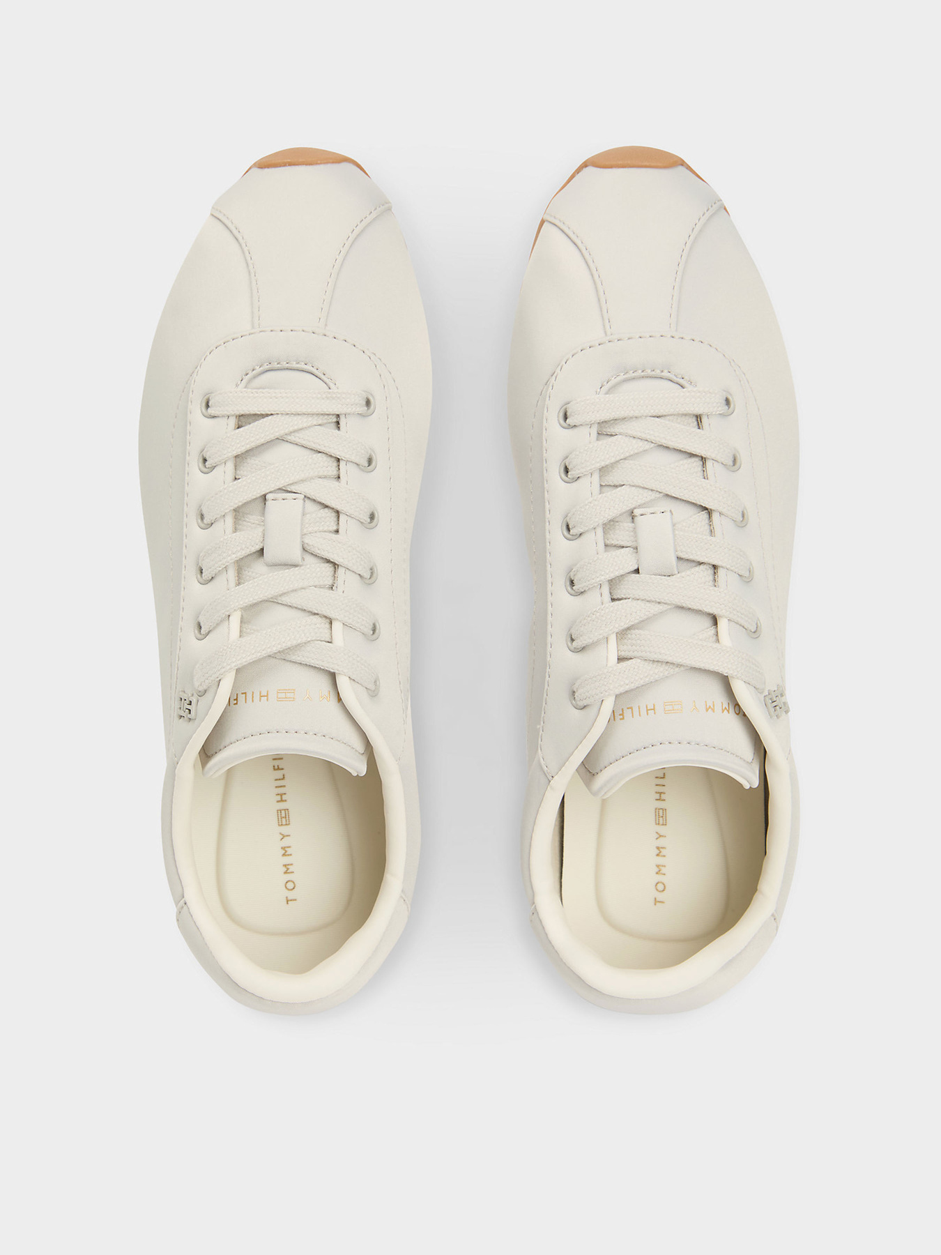 Кросівки Tommy Hilfiger TH BELLA LOW RUNNER SATIN модель FW0FW09288-PQU Кросівки Tommy Hilfiger TH BELLA LOW RUNNER SATIN модель FW0FW09288-PQU Фото