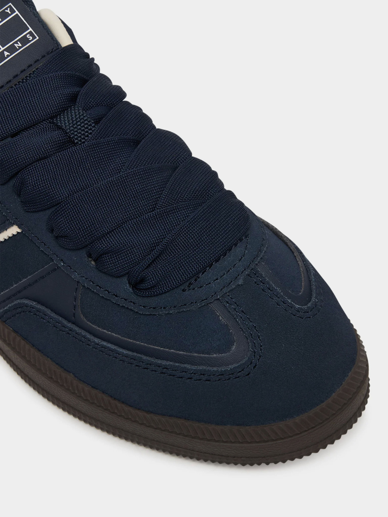Кеды Tommy Hilfiger THE GREENWICH EDGE SUEDE модель EN0EN02924-C1G Фото