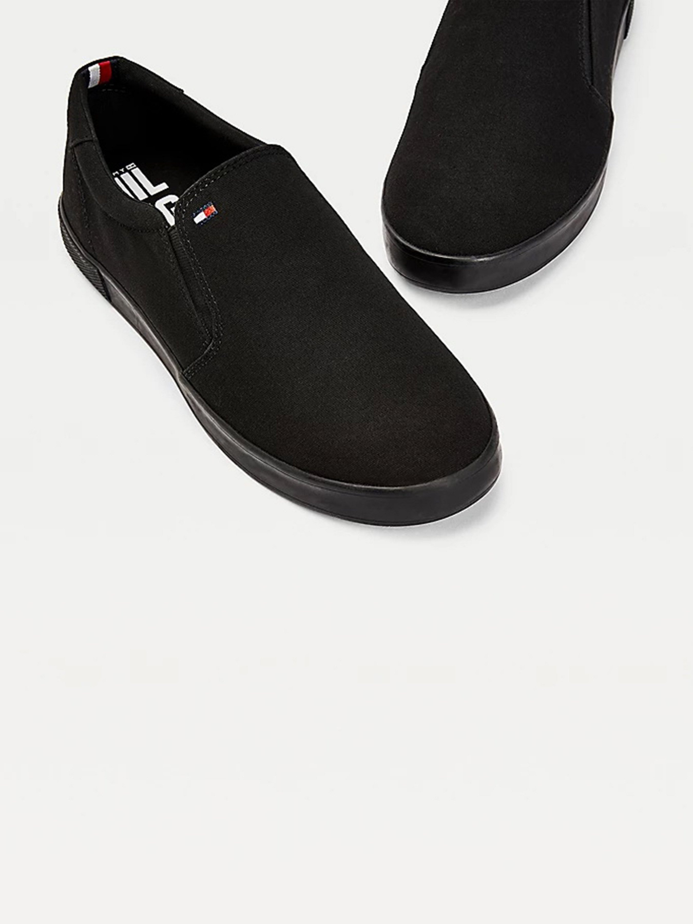 Слипоны и мокасины Tommy Hilfiger ICONIC SLIP ON SNEAKER модель FM0FM00597-0GK Слипоны и мокасины Tommy Hilfiger ICONIC SLIP ON SNEAKER модель FM0FM00597-0GK Фото