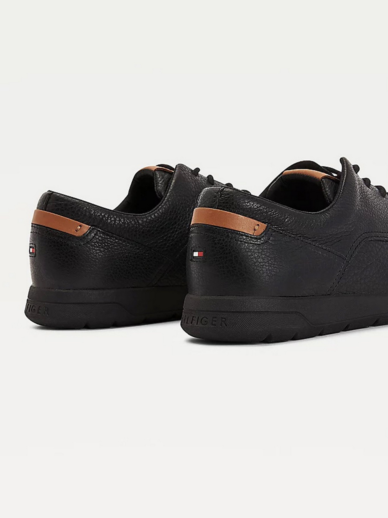 Полуботинки Tommy Hilfiger Lightweight Leather Hybrid модель FM0FM03600-BDS Полуботинки Tommy Hilfiger Lightweight Leather Hybrid модель FM0FM03600-BDS Фото
