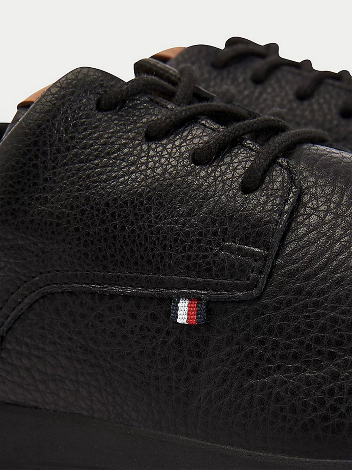 Полуботинки Tommy Hilfiger Lightweight Leather Hybrid модель FM0FM03600-BDS Полуботинки Tommy Hilfiger Lightweight Leather Hybrid модель FM0FM03600-BDS Фото