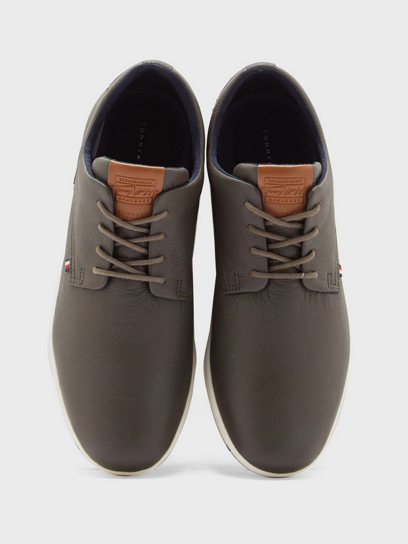Полуботинки Tommy Hilfiger Lightweight Leather Hybrid модель FM0FM03600-GWM Полуботинки Tommy Hilfiger Lightweight Leather Hybrid модель FM0FM03600-GWM Фото