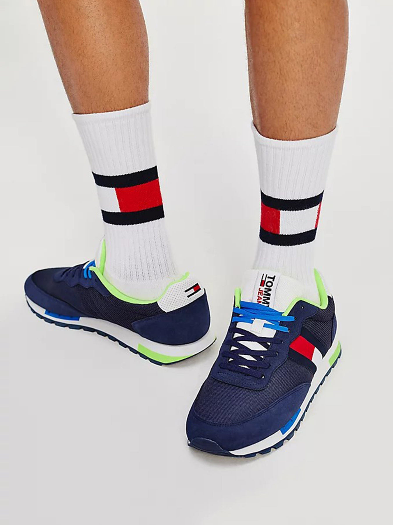 Кросівки Tommy Hilfiger Retro Mix Pop Runner модель EM0EM00725-C87 Кросівки Tommy Hilfiger Retro Mix Pop Runner модель EM0EM00725-C87 Фото