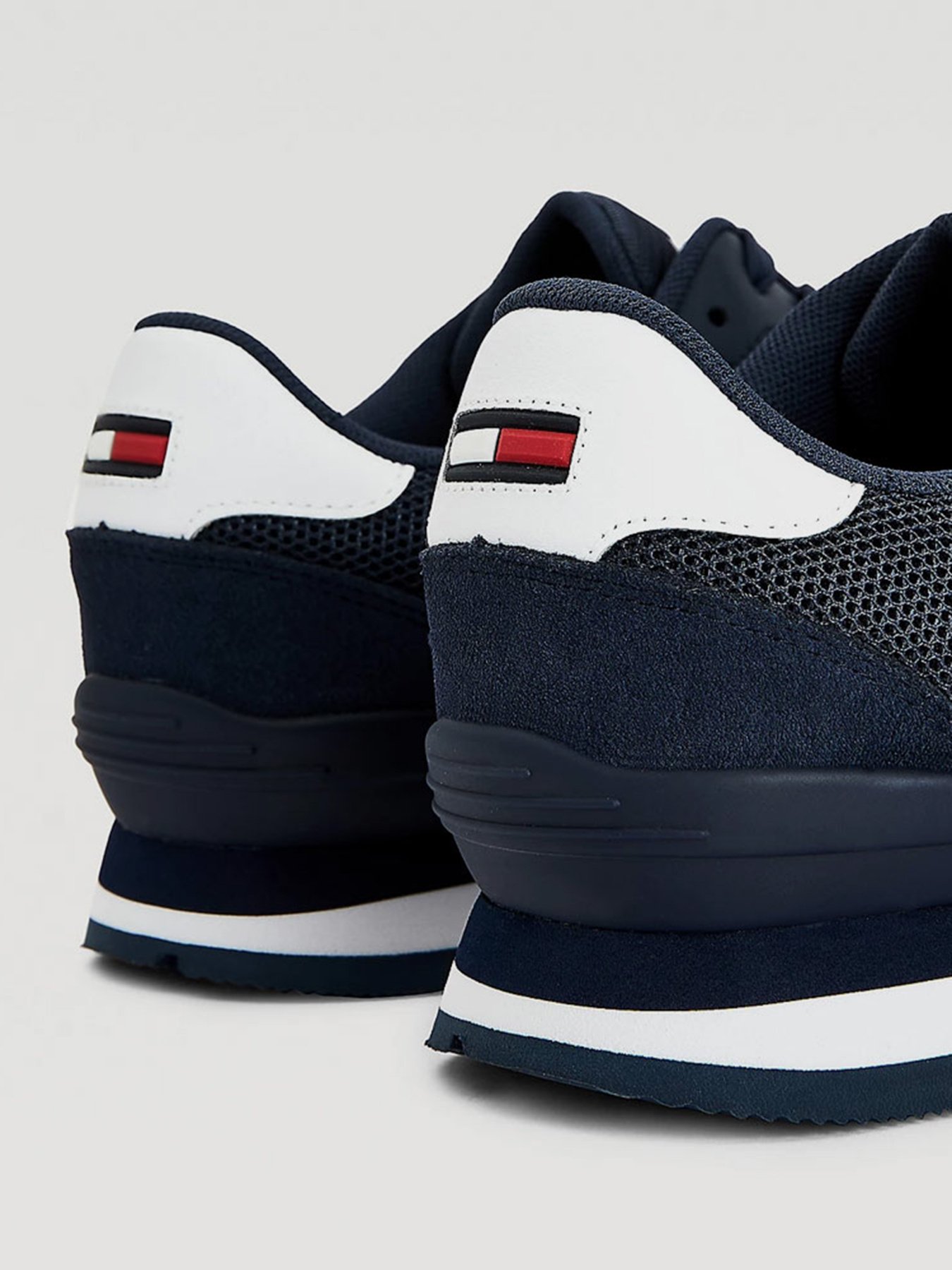 Кросівки Tommy Hilfiger Lifestyle Mix Runner модель EM0EM00722-C87 Кросівки Tommy Hilfiger Lifestyle Mix Runner модель EM0EM00722-C87 Фото
