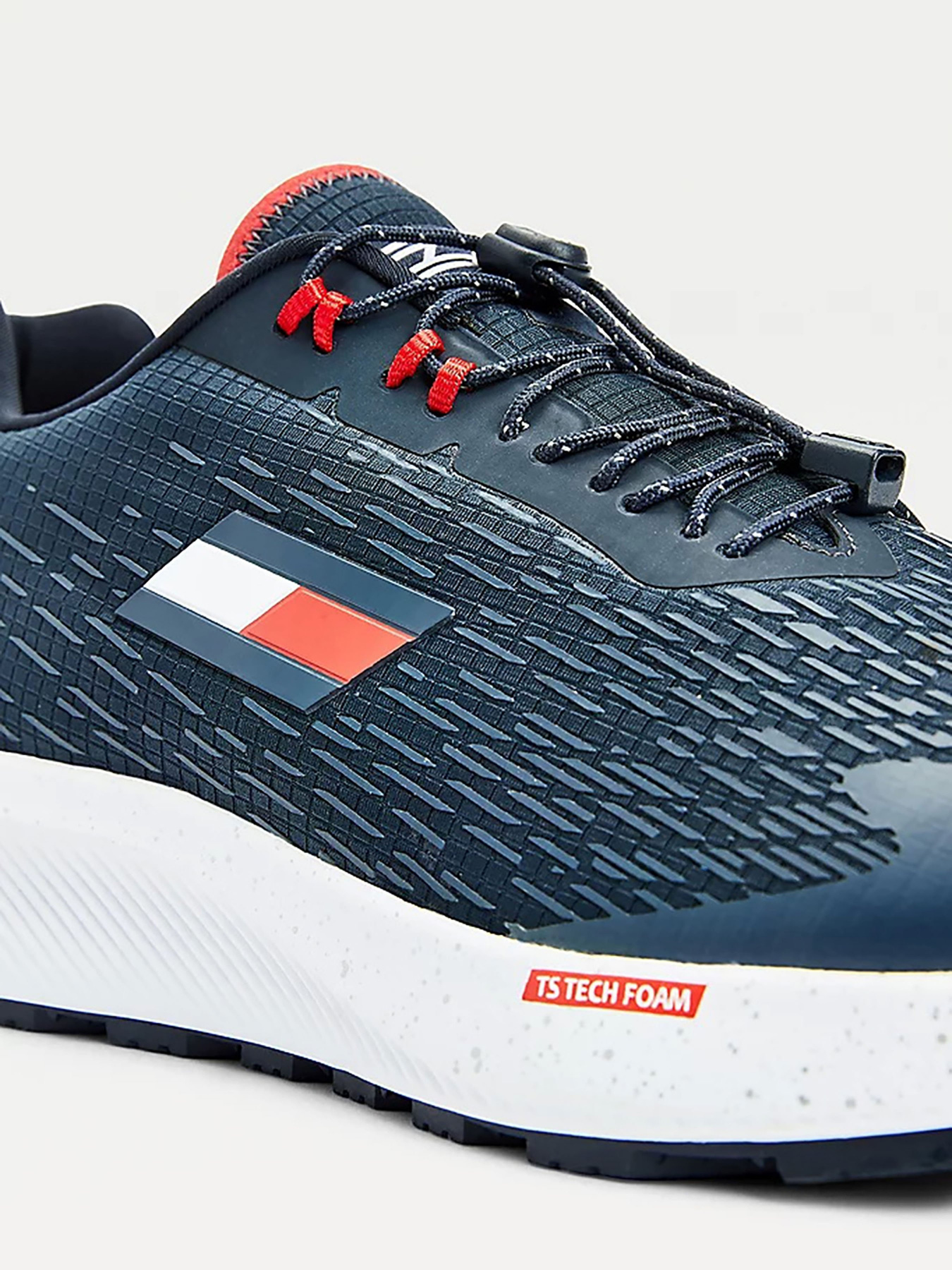 Кросівки Tommy Hilfiger Trail 2 модель FD0FD00024-DW5 Фото