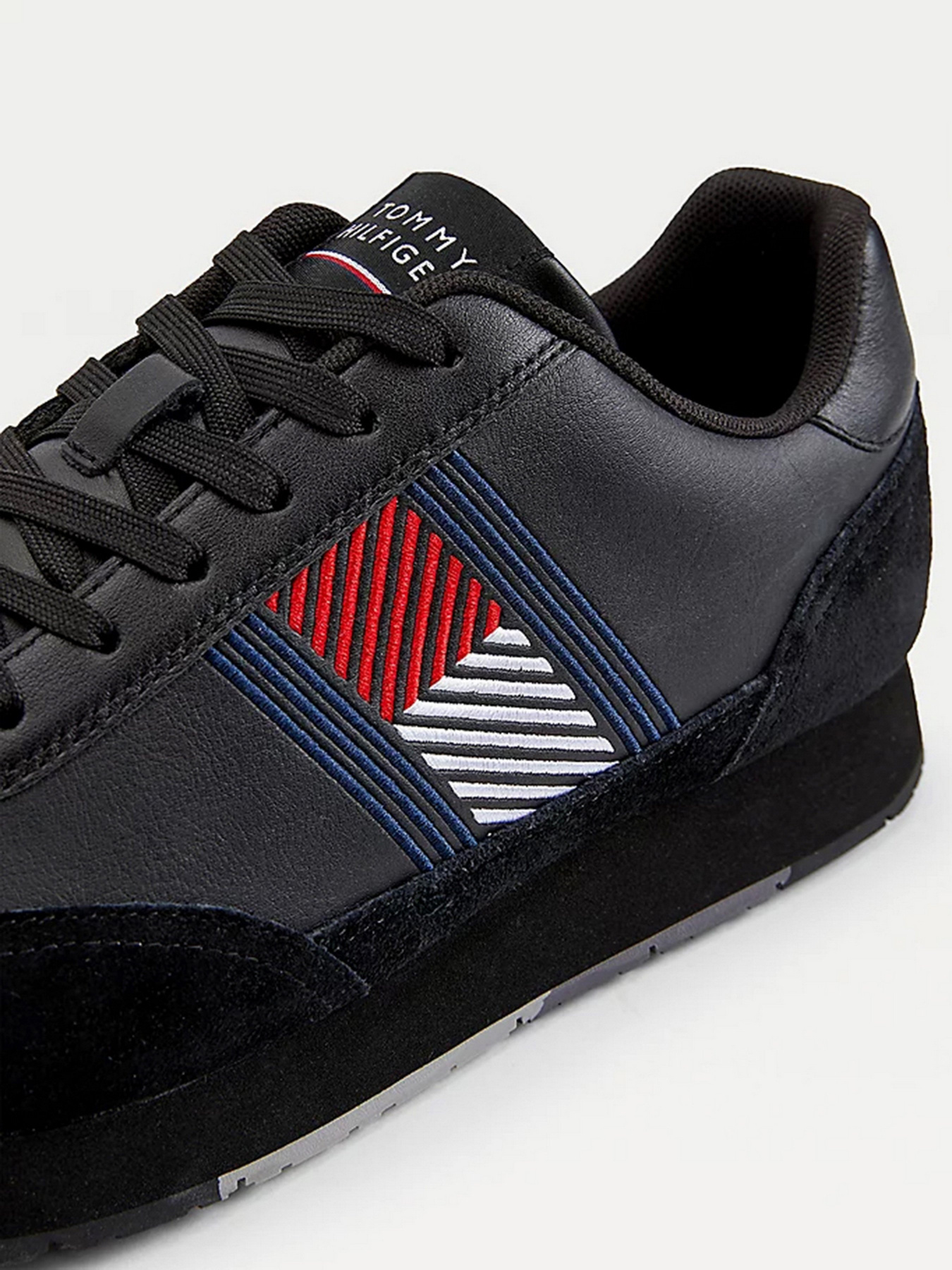 Кросівки Tommy Hilfiger ESSENTIAL FLAG RUNNER модель FM0FM03928-BDS Кросівки Tommy Hilfiger ESSENTIAL FLAG RUNNER модель FM0FM03928-BDS Фото