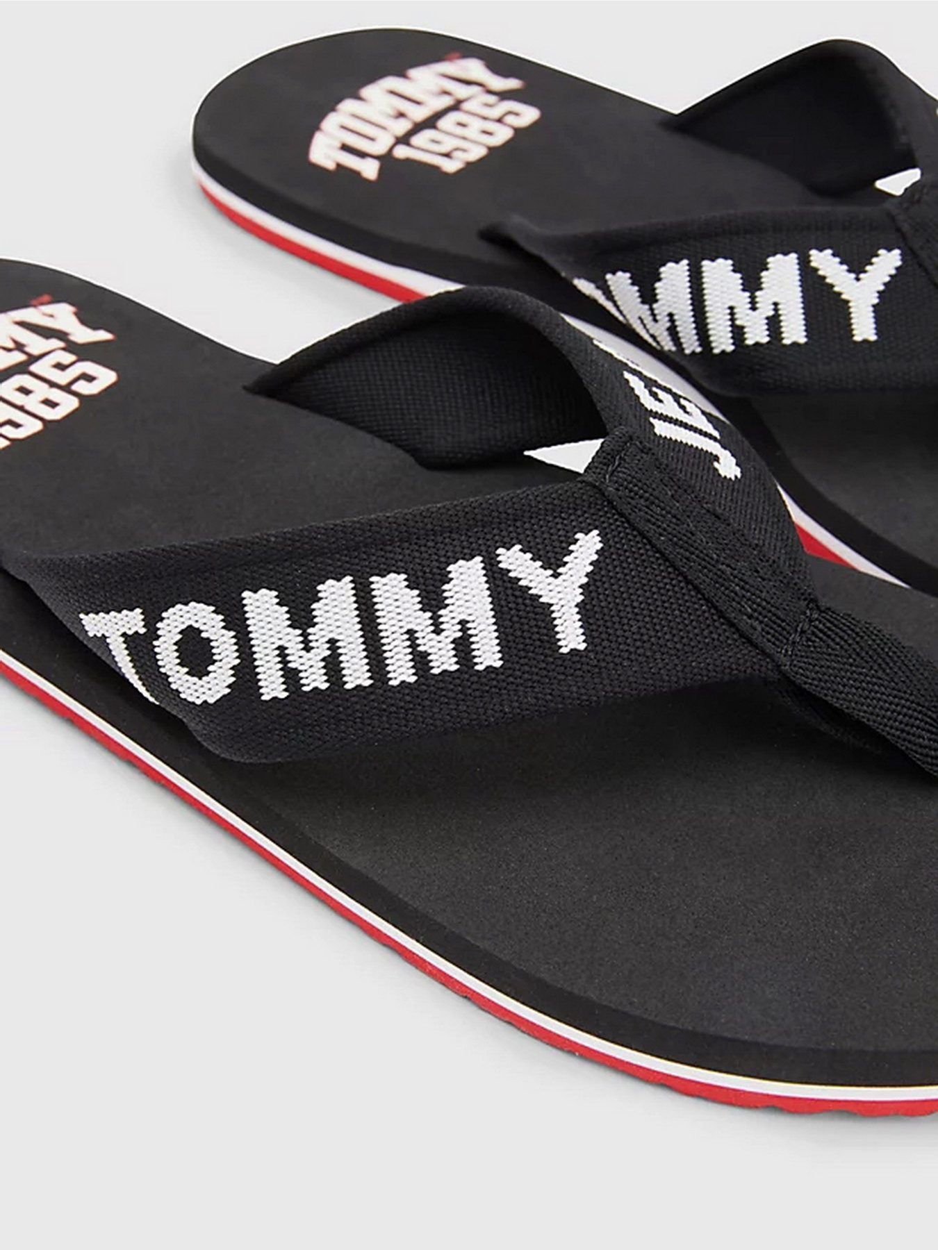 Шльопанці Tommy Hilfiger модель EM0EM01147-BDS Шльопанці Tommy Hilfiger модель EM0EM01147-BDS Фото