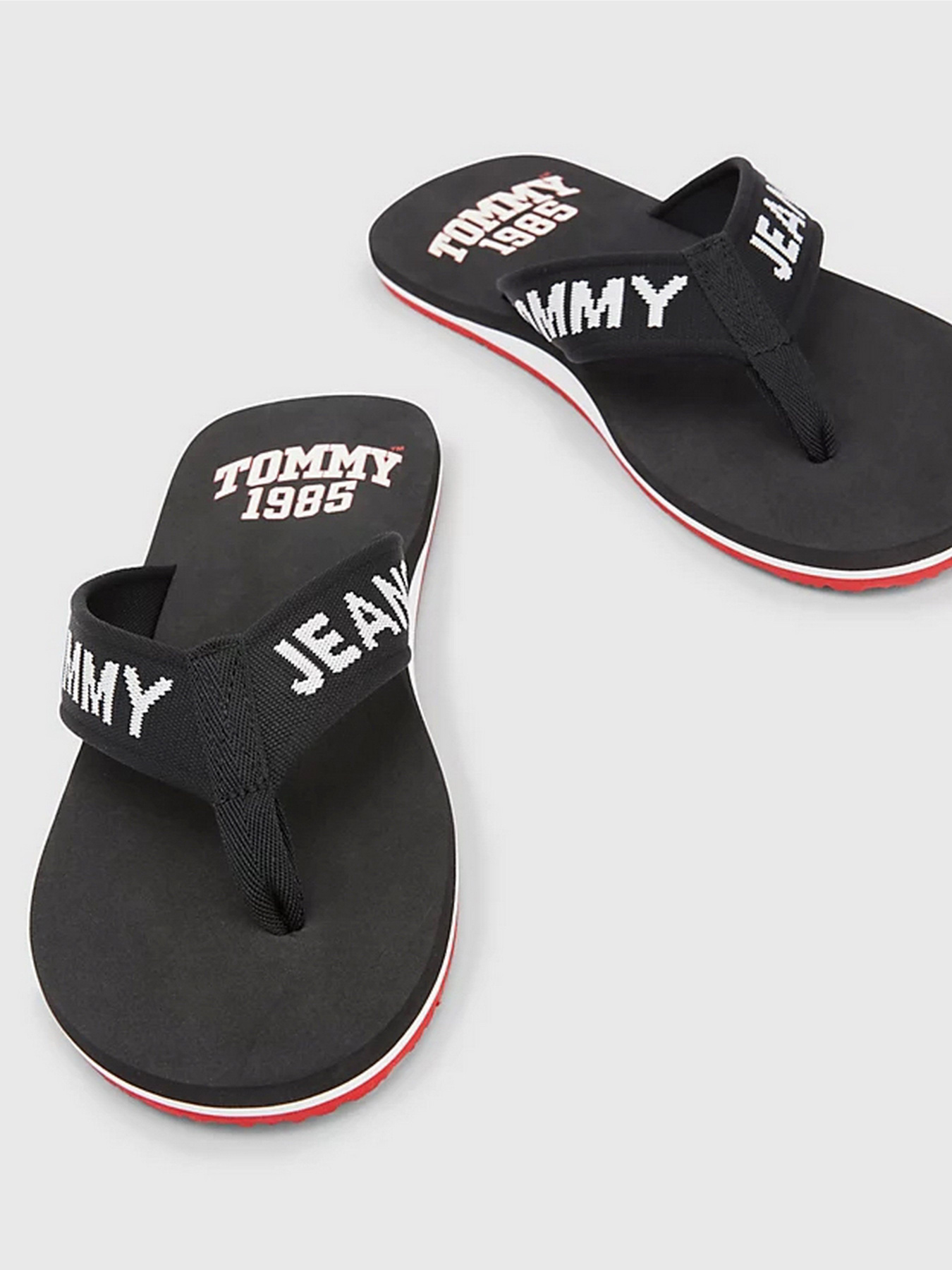 Шльопанці Tommy Hilfiger модель EM0EM01147-BDS Шльопанці Tommy Hilfiger модель EM0EM01147-BDS Фото