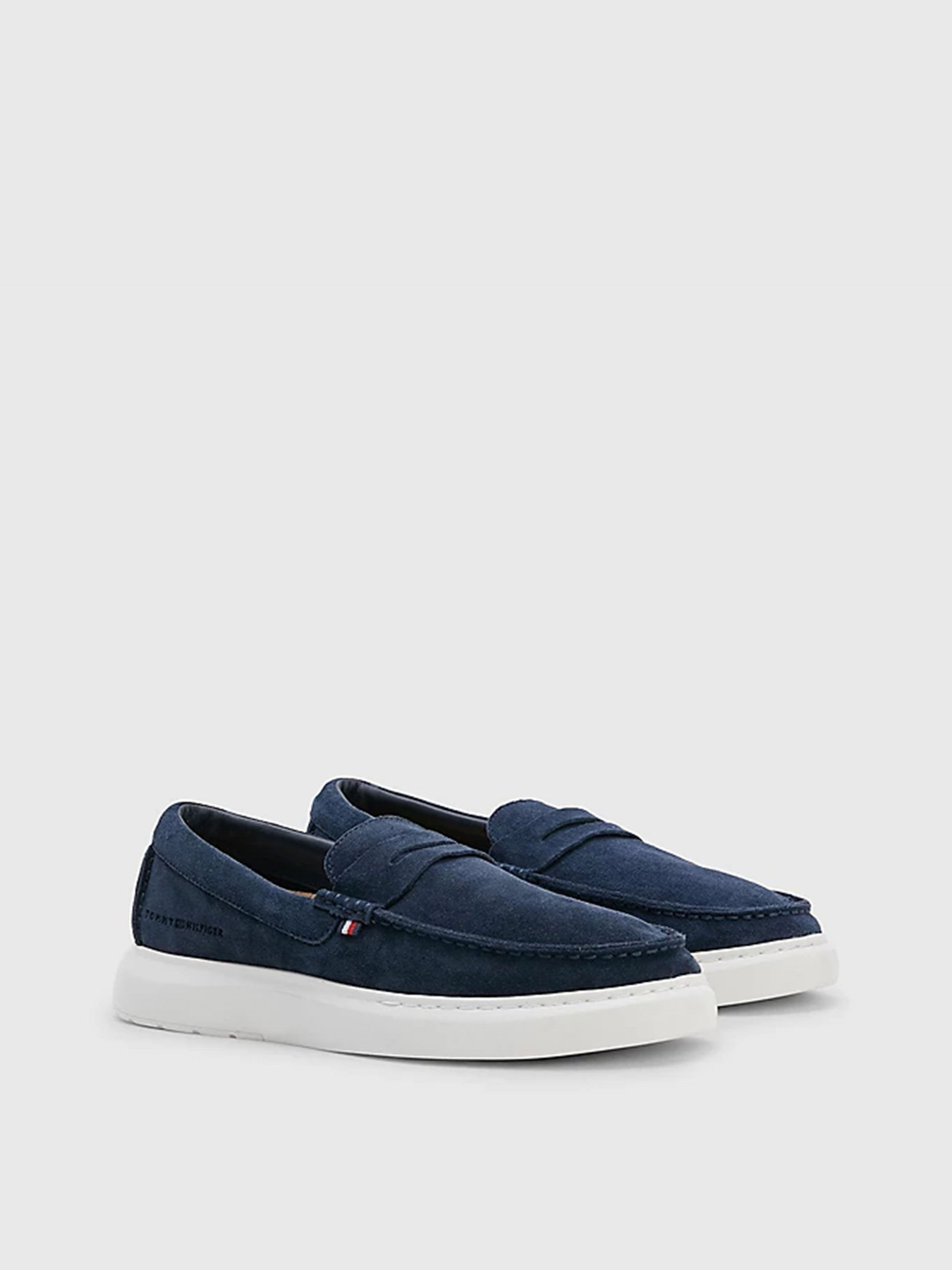Туфли и лоферы Tommy Hilfiger модель FM0FM04440-DW5 Туфли и лоферы Tommy Hilfiger модель FM0FM04440-DW5 Фото