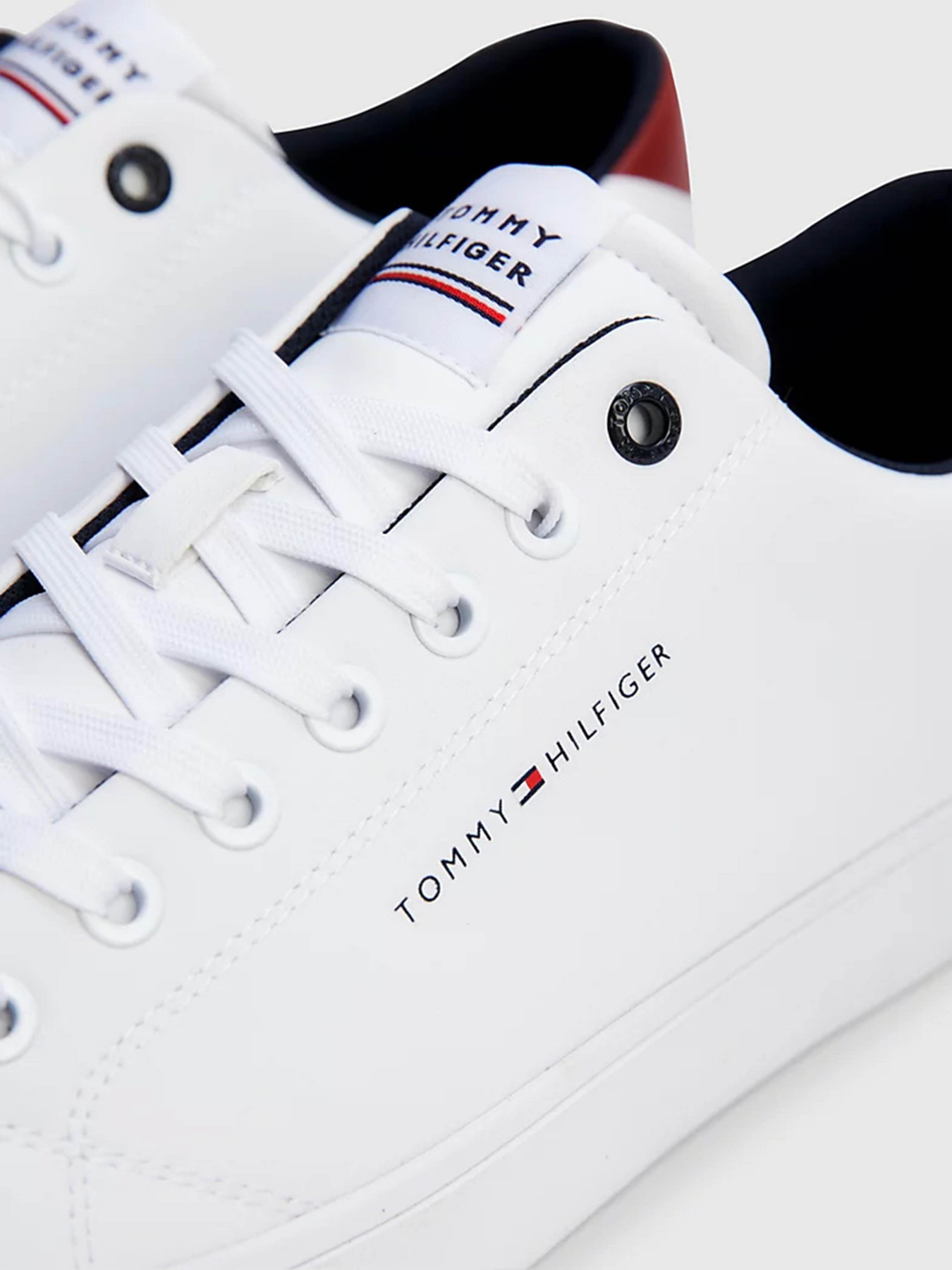Кеды Tommy Hilfiger LOGO LACE-UP модель FM0FM04687-YBS Фото