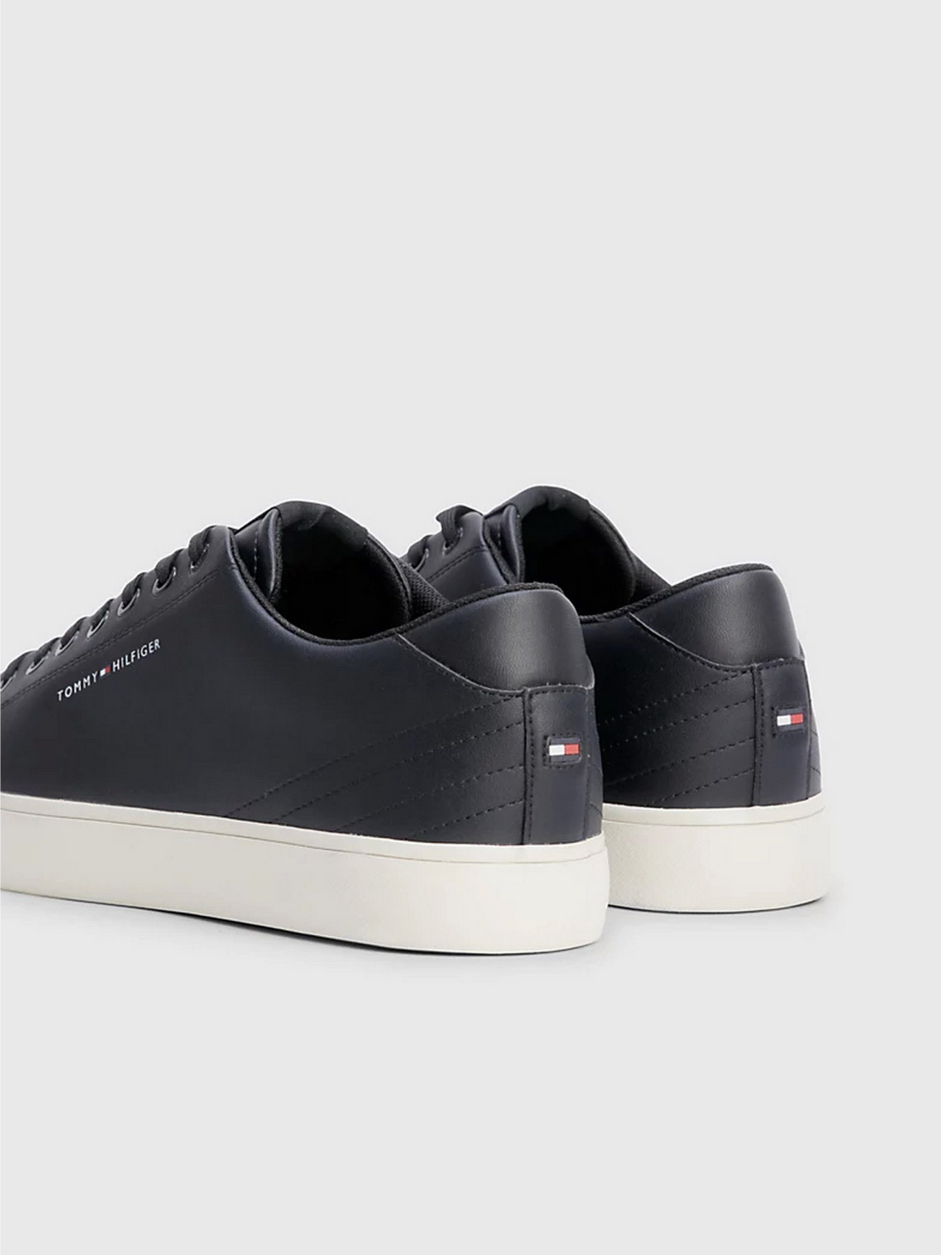 Кеды Tommy Hilfiger LOGO LACE-UP модель FM0FM04687-BDS Фото