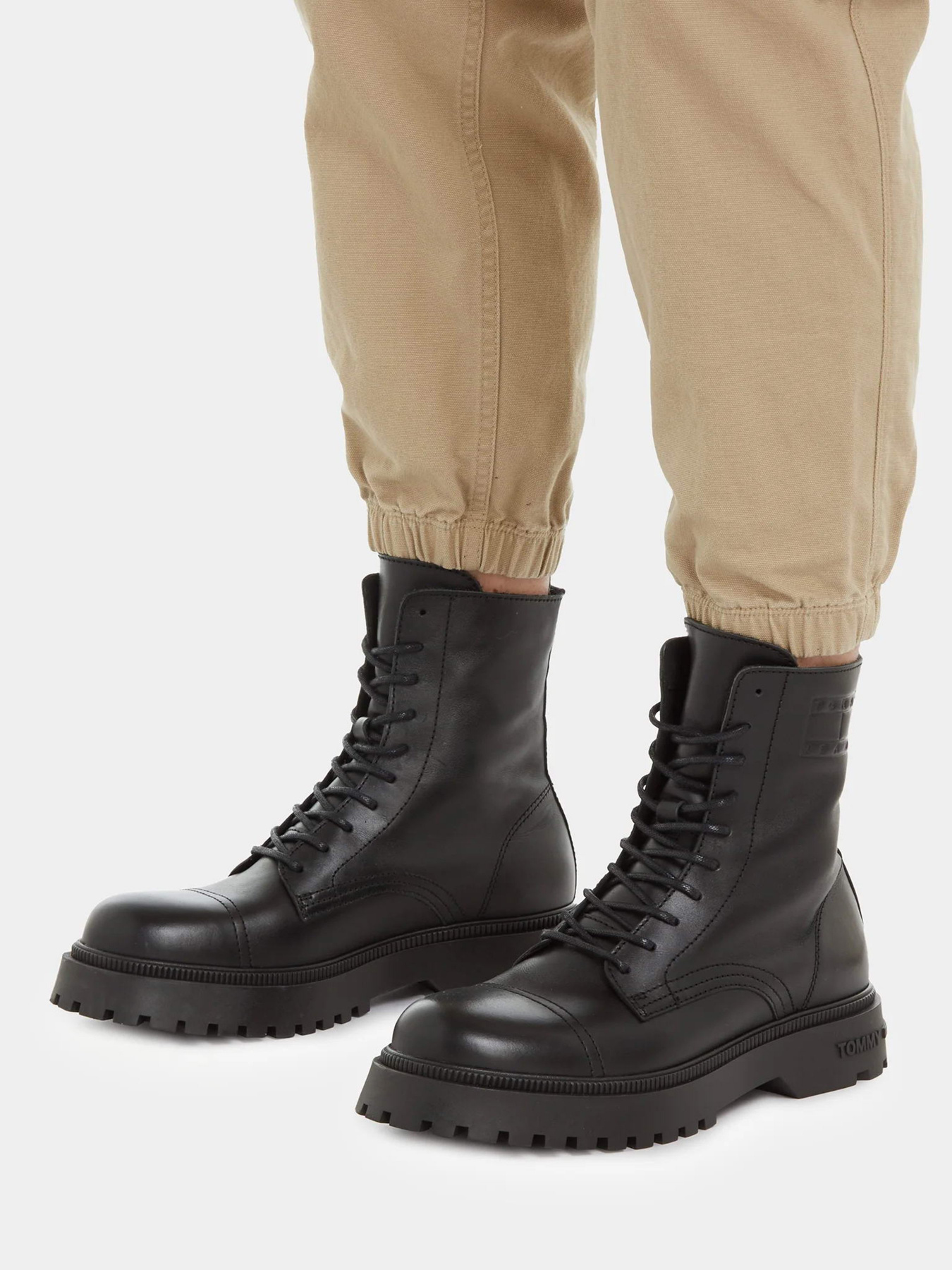 Ботинки и сапоги Tommy Hilfiger Lace-Up Cleat Debossed Logo Mid Boots модель EM0EM01244-BDS Ботинки и сапоги Tommy Hilfiger Lace-Up Cleat Debossed Logo Mid Boots модель EM0EM01244-BDS Фото