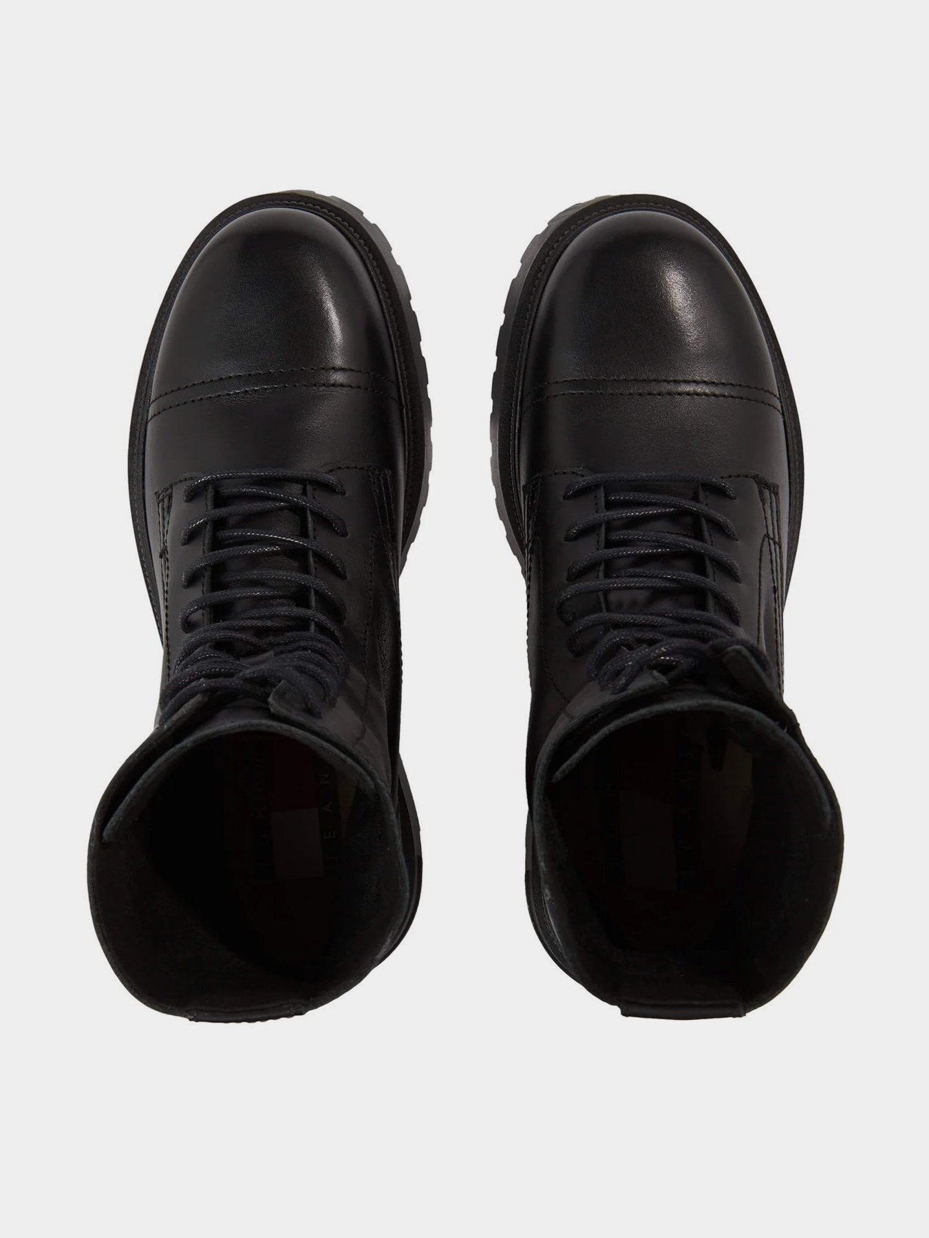 Ботинки и сапоги Tommy Hilfiger Lace-Up Cleat Debossed Logo Mid Boots модель EM0EM01244-BDS Ботинки и сапоги Tommy Hilfiger Lace-Up Cleat Debossed Logo Mid Boots модель EM0EM01244-BDS Фото