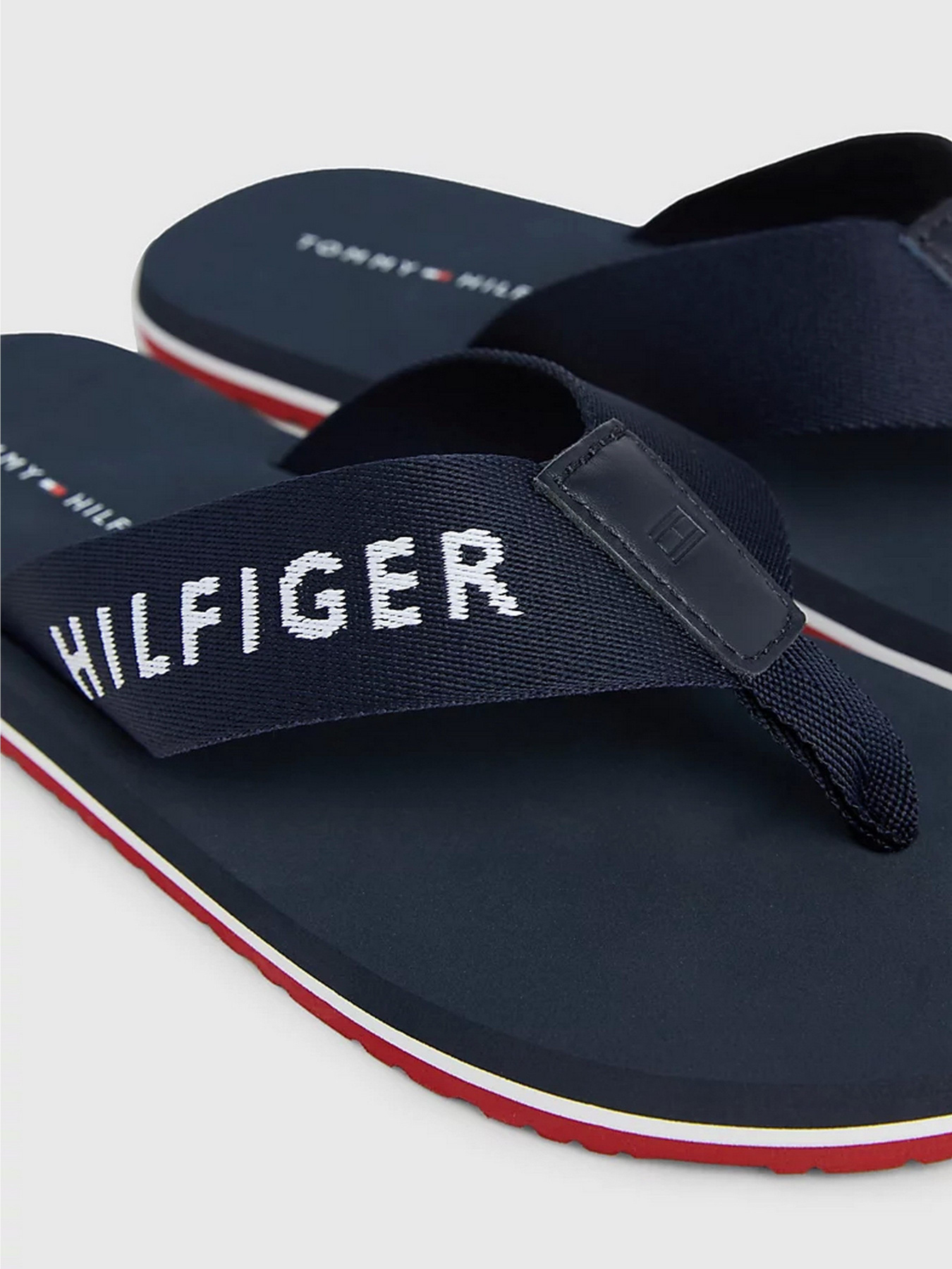Шльопанці Tommy Hilfiger LOGO STRAP FLIP-FLOPS модель FM0FM04618-DW5 Шльопанці Tommy Hilfiger LOGO STRAP FLIP-FLOPS модель FM0FM04618-DW5 Фото