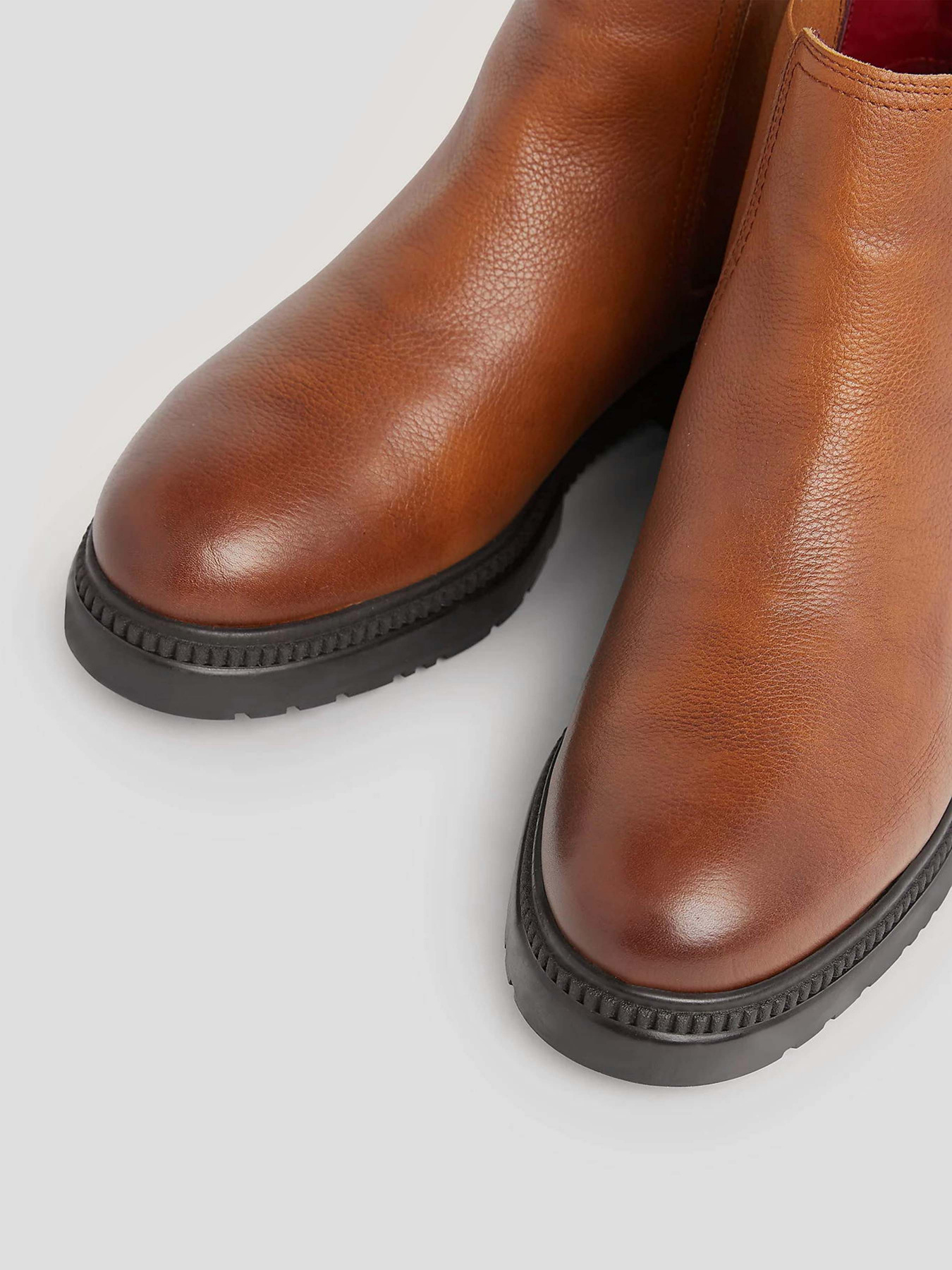 Ботинки и сапоги Tommy Hilfiger Comfort Cleated Termo Lth Chel модель FM0FM04650-GVI Ботинки и сапоги Tommy Hilfiger Comfort Cleated Termo Lth Chel модель FM0FM04650-GVI Фото