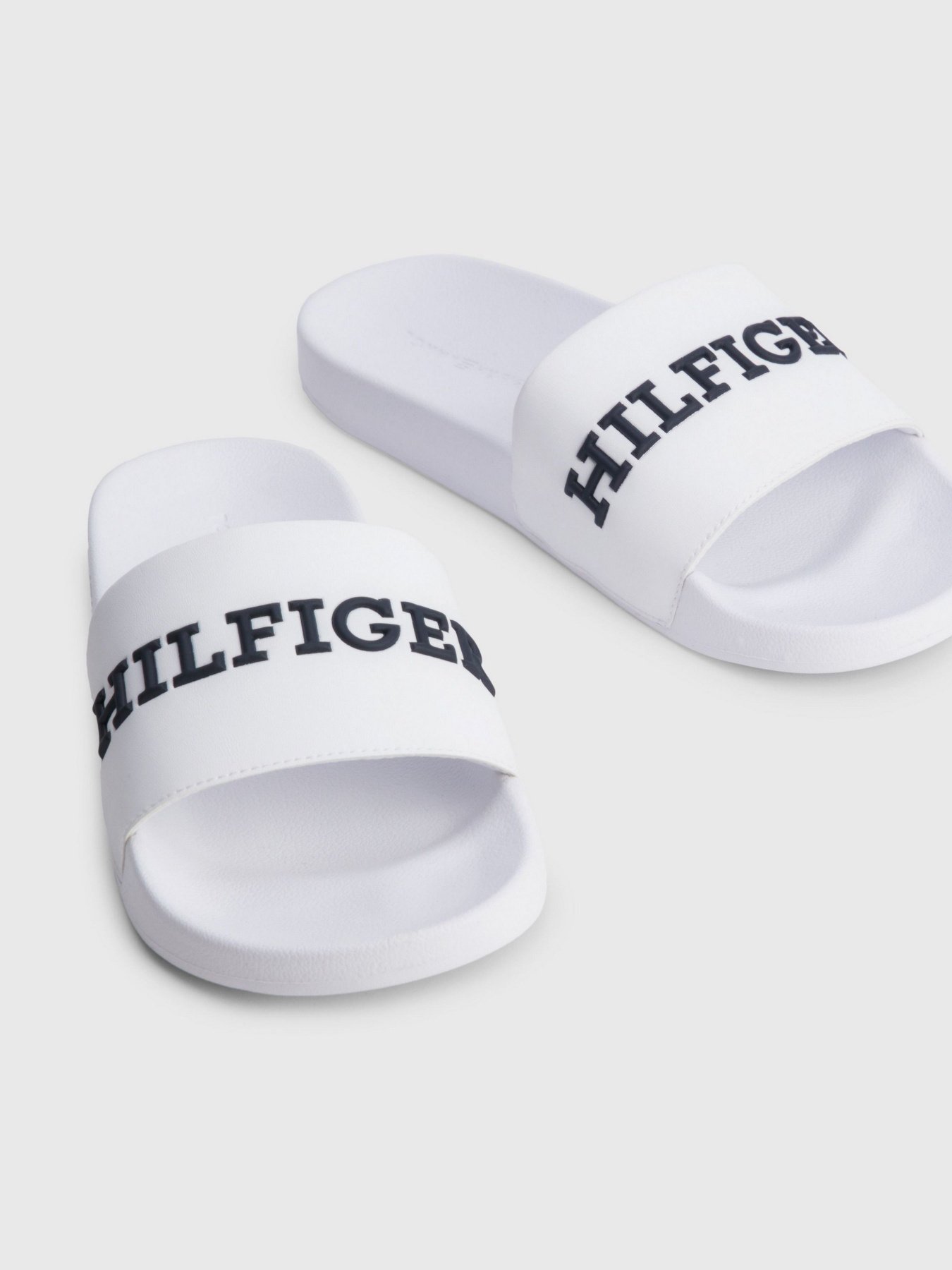 Шлёпанцы Tommy Hilfiger 3D TONAL LOGO модель FM0FM04612-YBS Шлёпанцы Tommy Hilfiger 3D TONAL LOGO модель FM0FM04612-YBS Фото