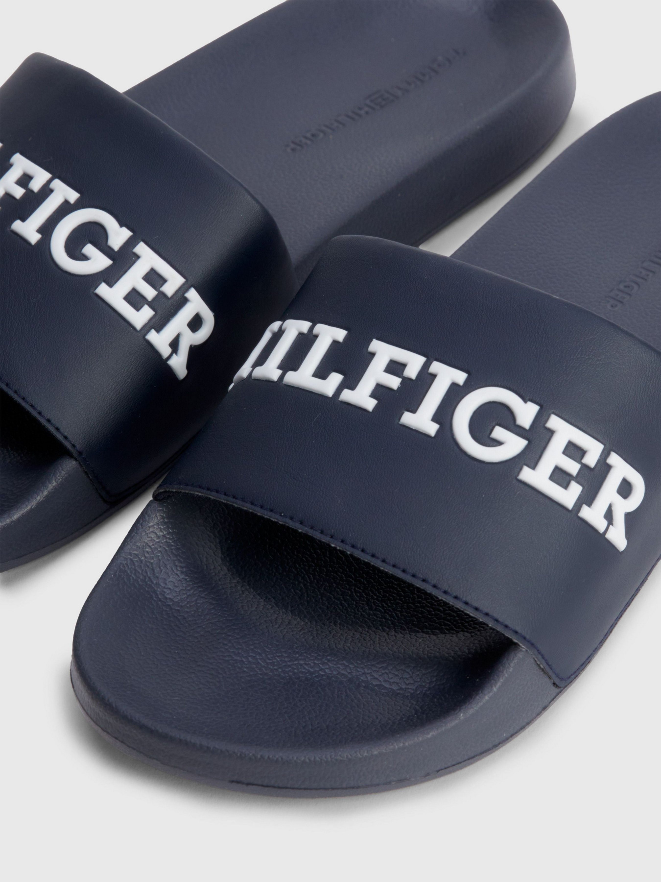 Шлёпанцы Tommy Hilfiger 3D TONAL LOGO модель FM0FM04612-DW5 Шлёпанцы Tommy Hilfiger 3D TONAL LOGO модель FM0FM04612-DW5 Фото