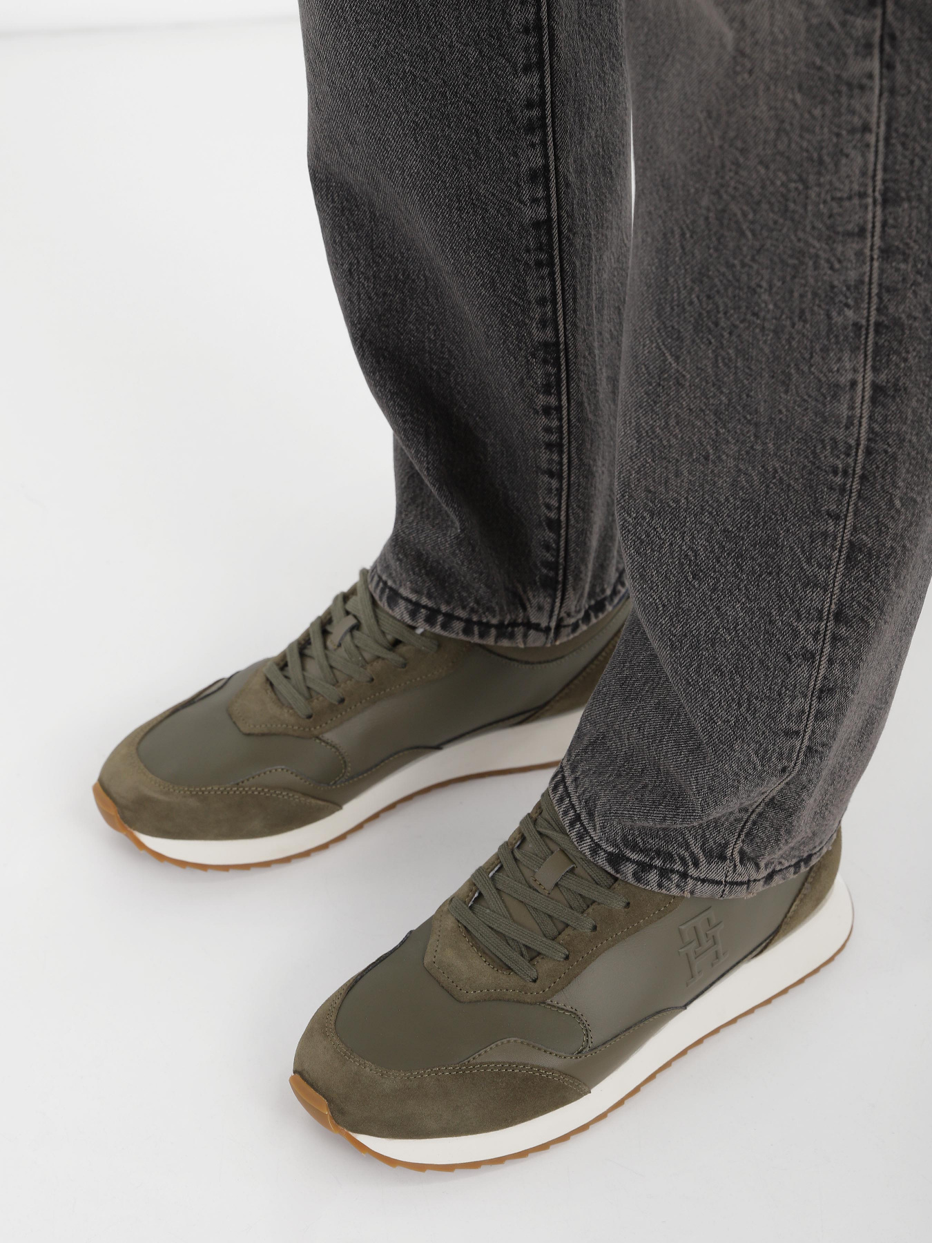 Кросівки Tommy Hilfiger Evo Mix модель FM0FM04776-RBN Фото