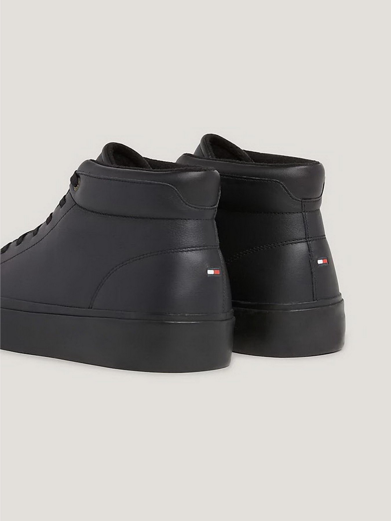 Кеды Tommy Hilfiger Modern Leather Mid-Top Trainers модель FM0FM04820-0GQ Фото