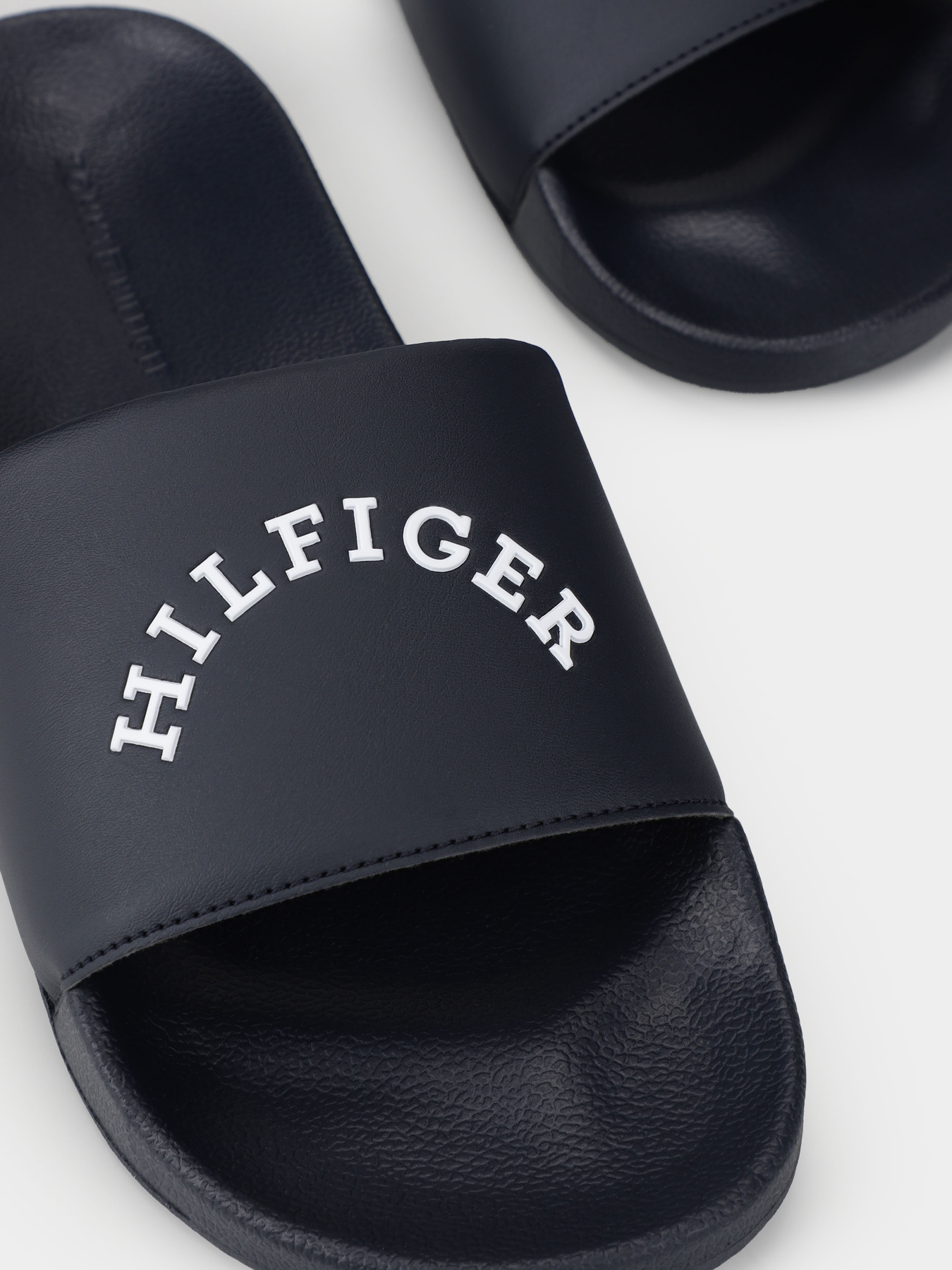 Шльопанці Tommy Hilfiger модель FM0FM04912-DW5 Шльопанці Tommy Hilfiger модель FM0FM04912-DW5 Фото