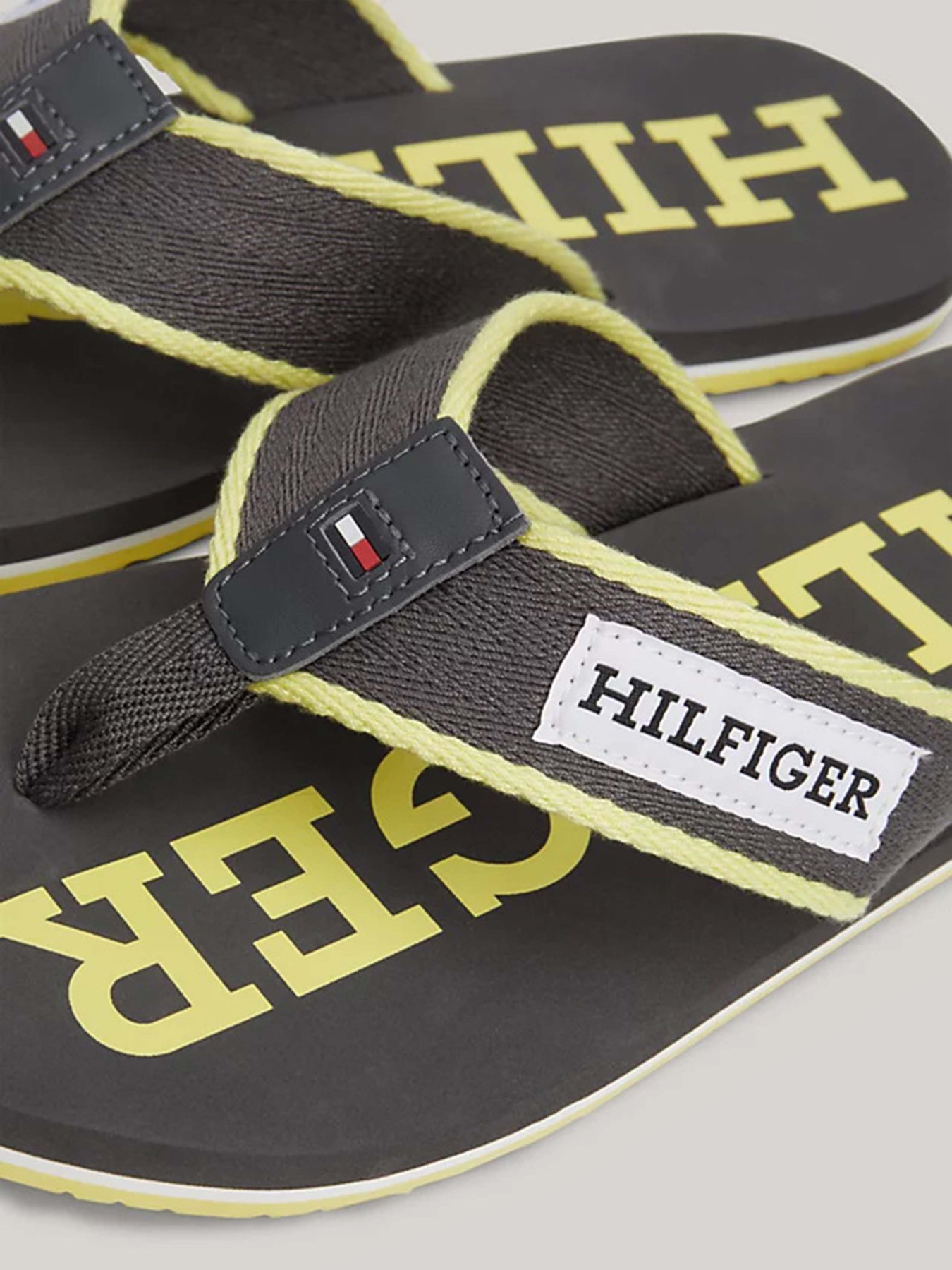 Шлёпанцы Tommy Hilfiger модель FM0FM05024-PTY Фото