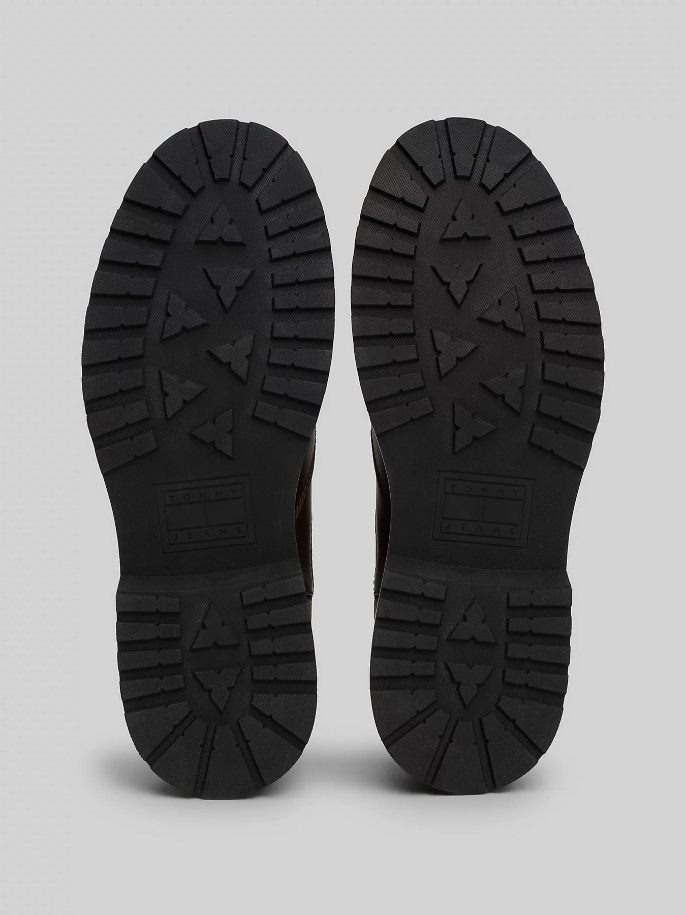Ботинки и сапоги Tommy Hilfiger модель EM0EM01469-GWN Ботинки и сапоги Tommy Hilfiger модель EM0EM01469-GWN Фото