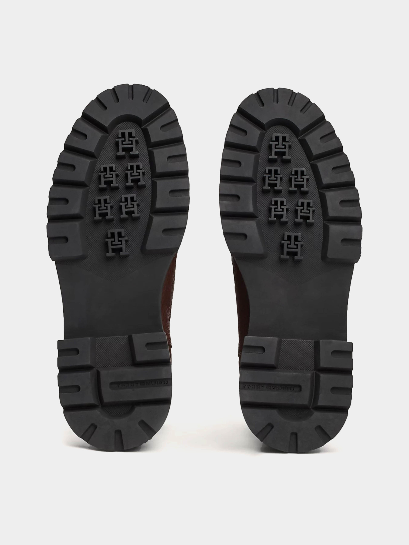 Ботинки и сапоги Tommy Hilfiger модель FM0FM05150-GT6 Ботинки и сапоги Tommy Hilfiger модель FM0FM05150-GT6 Фото