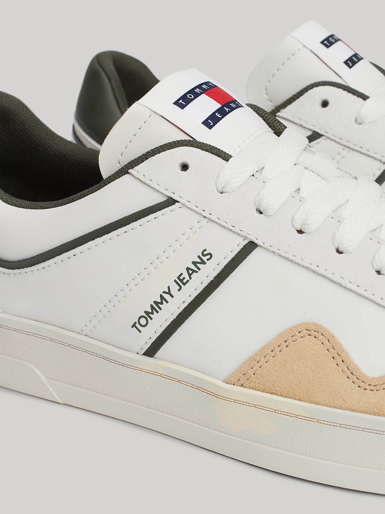 Кеди Tommy Hilfiger модель EM0EM01462-YBI Фото