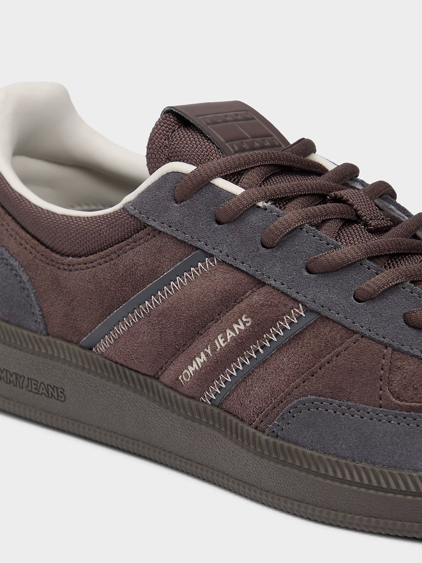 Кеды Tommy Hilfiger THE GREENWICH EDGE SUEDE модель EM0EM01662-PT2 Фото