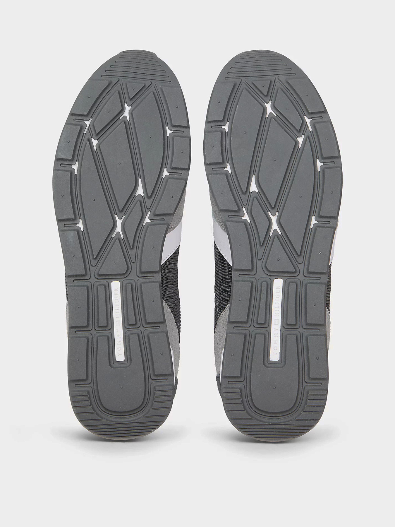 Кроссовки Tommy Hilfiger RUNNER ICON MIX модель FM0FM05679-PRY Фото