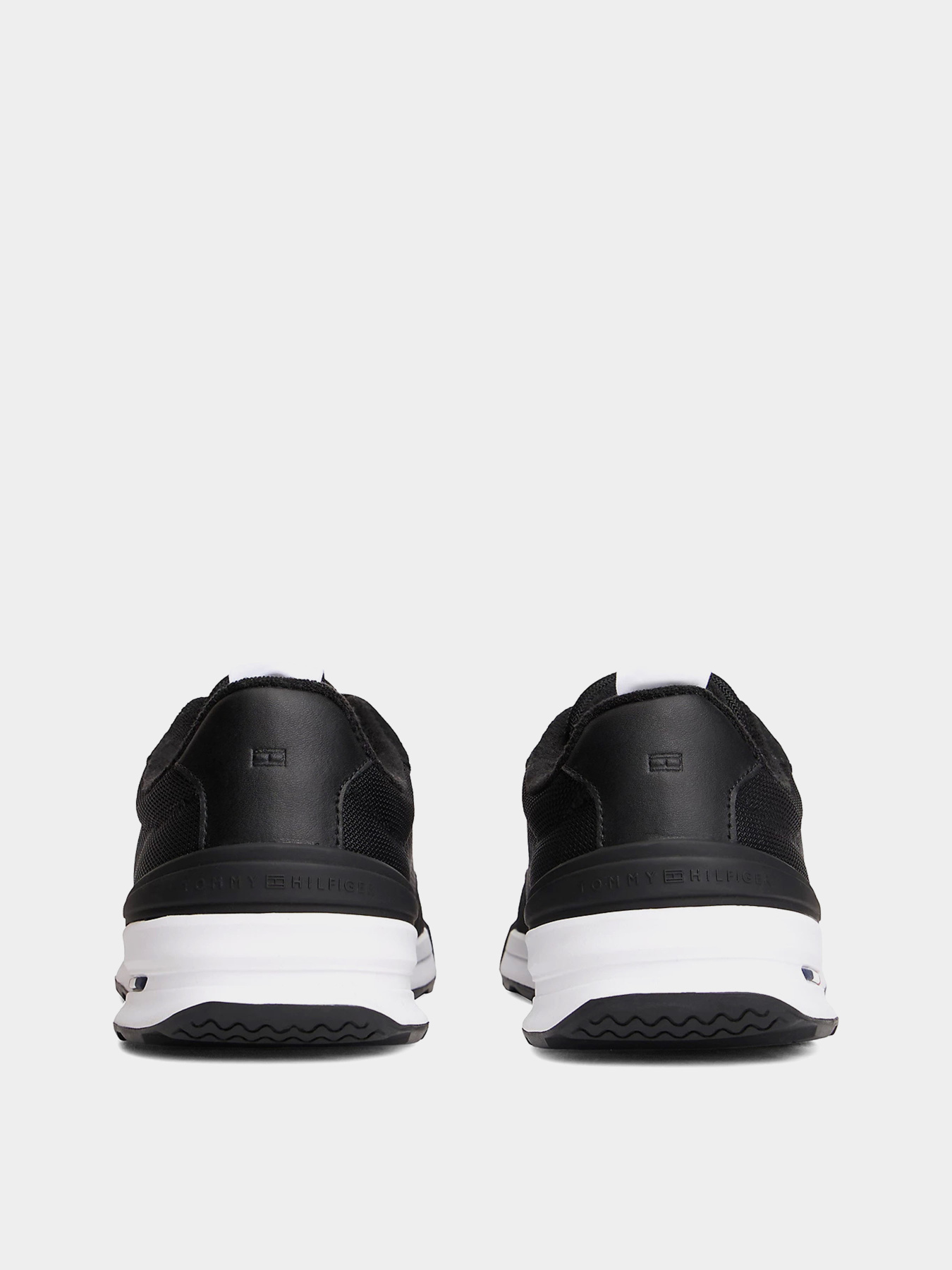 Кроссовки Tommy Hilfiger NU RETRO RUNNER SEASONAL модель FM0FM05722-BDS Фото