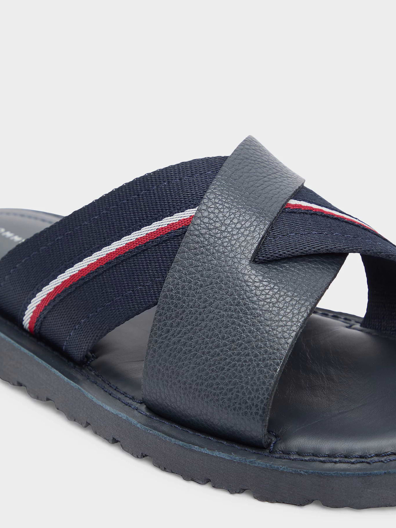 Шльопанці Tommy Hilfiger CORE HILFIGER LTH CRISS C SAND модель FM0FM05783-DW5 Фото