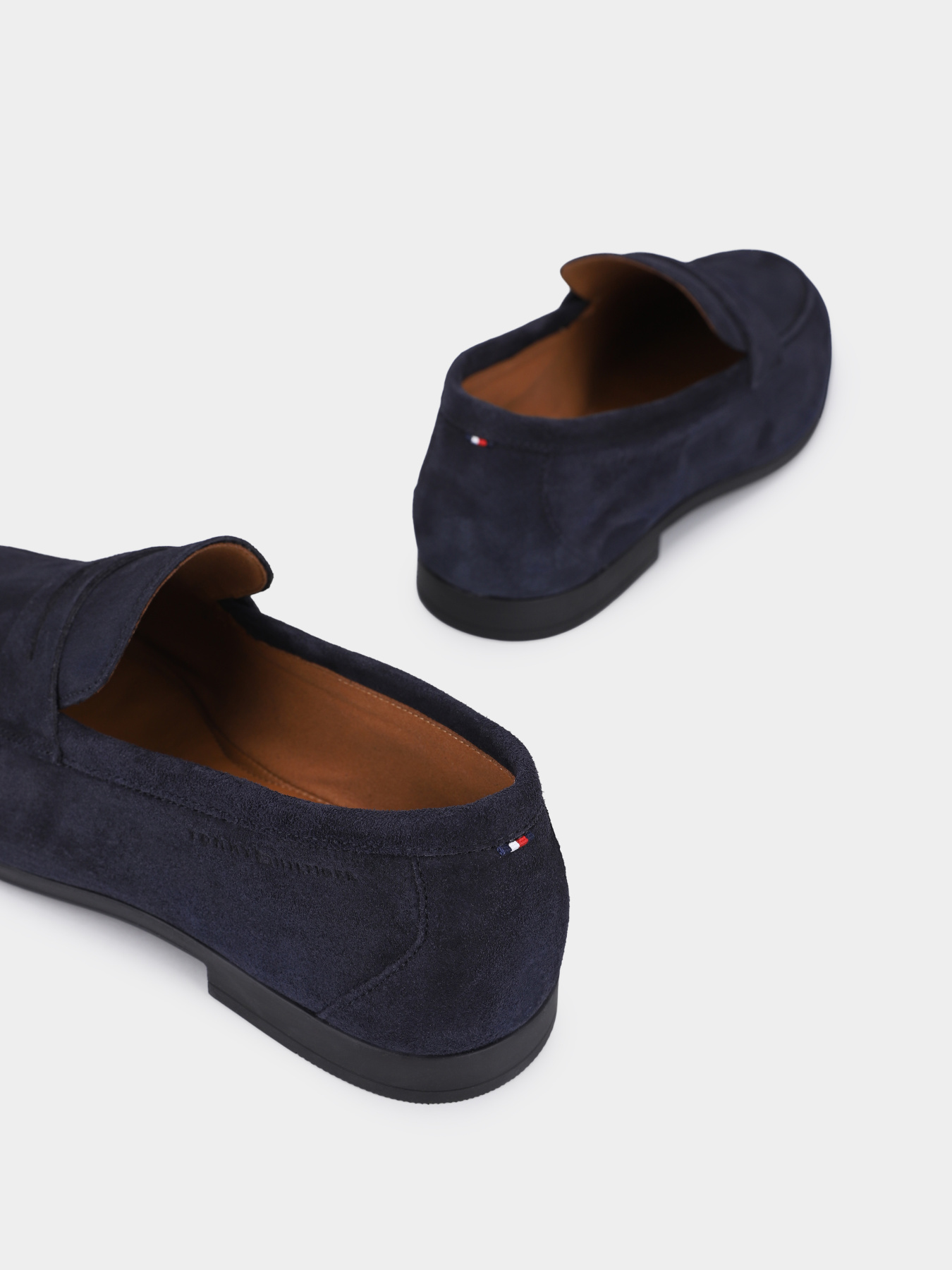 Туфли и лоферы Tommy Hilfiger FLEXIBLE SLIM SUEDE LOAFER модель FM0FM05745-DW5 Туфли и лоферы Tommy Hilfiger FLEXIBLE SLIM SUEDE LOAFER модель FM0FM05745-DW5 Фото