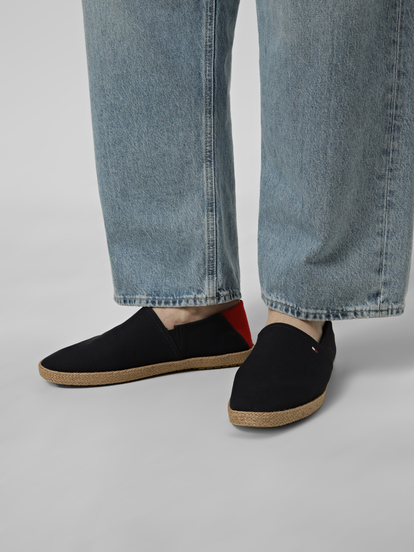 Слипоны и мокасины Tommy Hilfiger CORE HILFIGER ESPADRILLE TEXTI модель FM0FM05792-DW5 Слипоны и мокасины Tommy Hilfiger CORE HILFIGER ESPADRILLE TEXTI модель FM0FM05792-DW5 Фото
