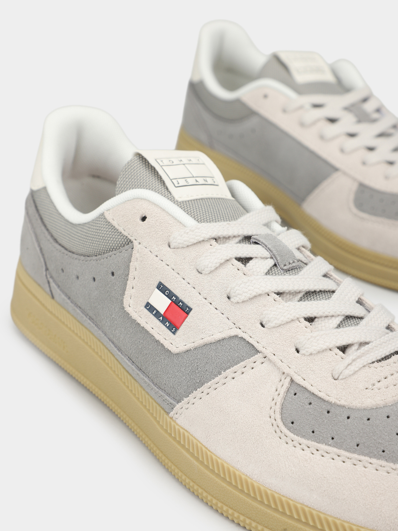 Кеды Tommy Hilfiger THE GREENWICH EDGE SUEDE модель EM0EM01683-P06 Фото