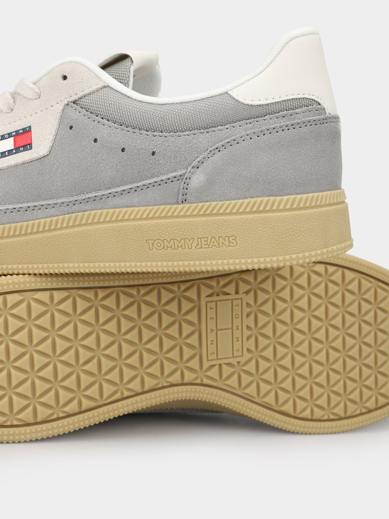 Кеды Tommy Hilfiger THE GREENWICH EDGE SUEDE модель EM0EM01683-P06 Фото