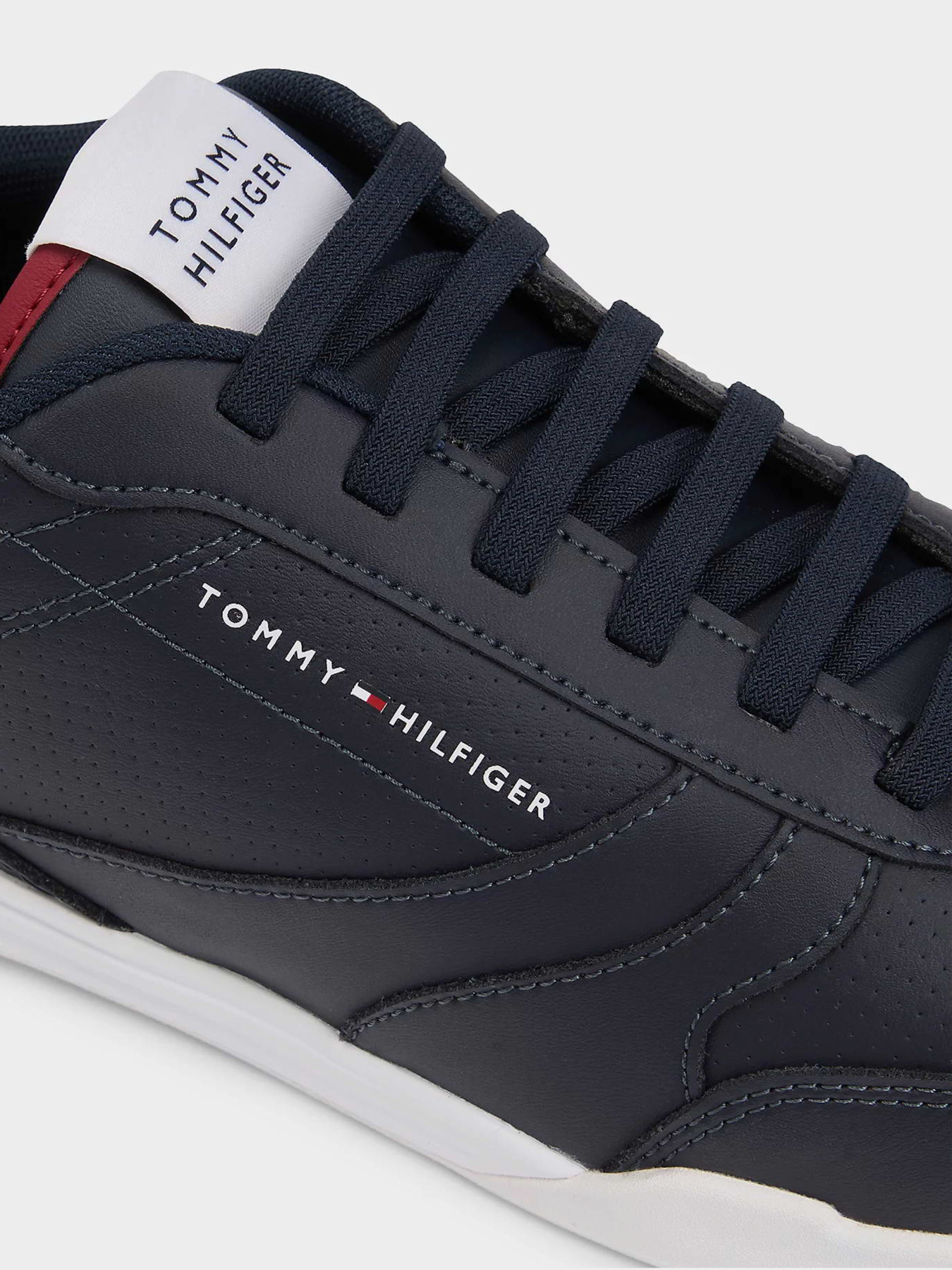 Кросівки Tommy Hilfiger LOPRO LTH модель FM0FM05827-DW5 Кросівки Tommy Hilfiger LOPRO LTH модель FM0FM05827-DW5 Фото