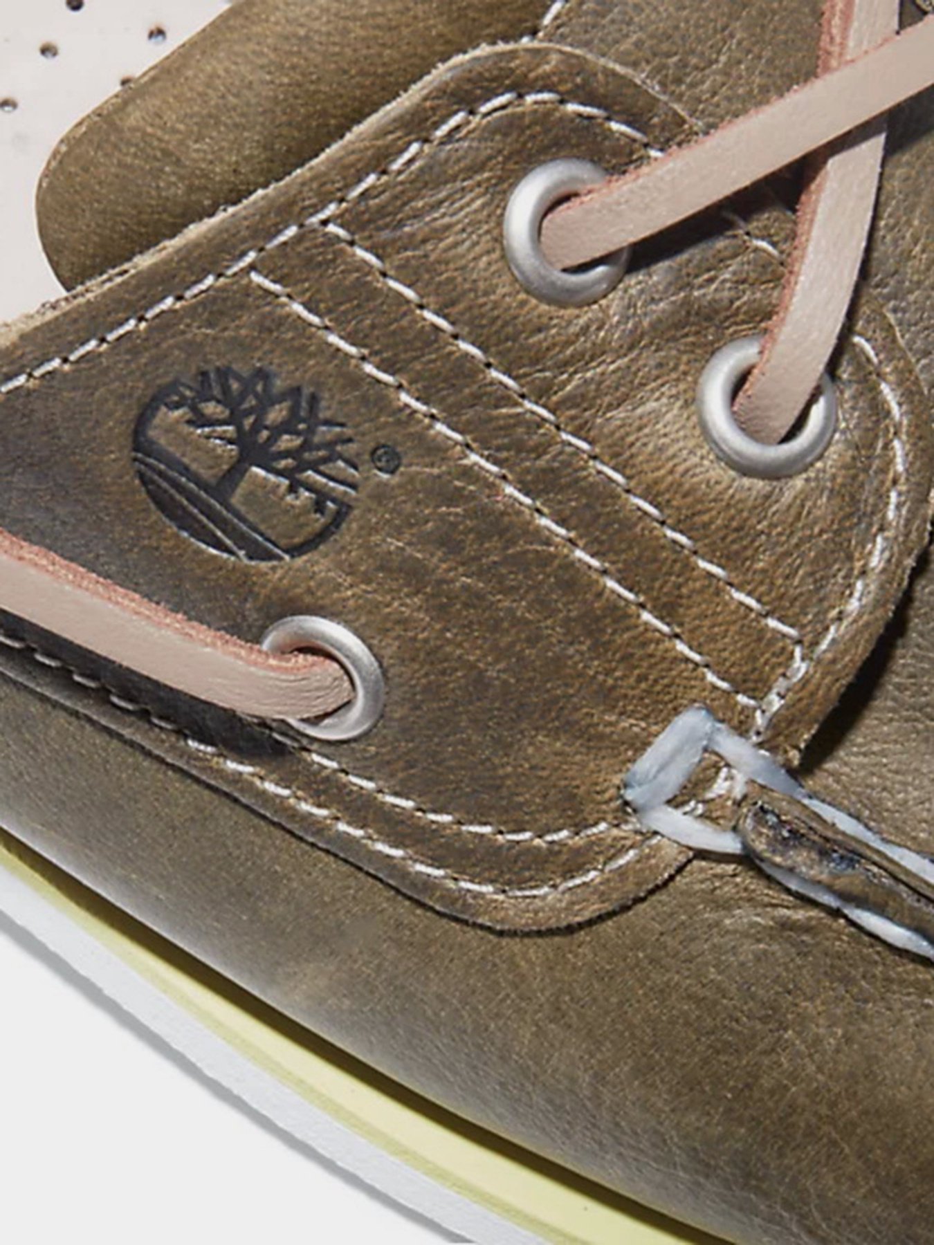 Сліпони та мокасини Timberland Classic Boat 2 Eye модель TB0A418HBW0 Сліпони та мокасини Timberland Classic Boat 2 Eye модель TB0A418HBW0 Фото