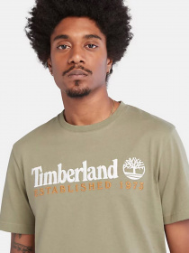 Футболки і поло Timberland Outdoor Est.1973 Linear Logo модель TB0A2CMA590 Фото