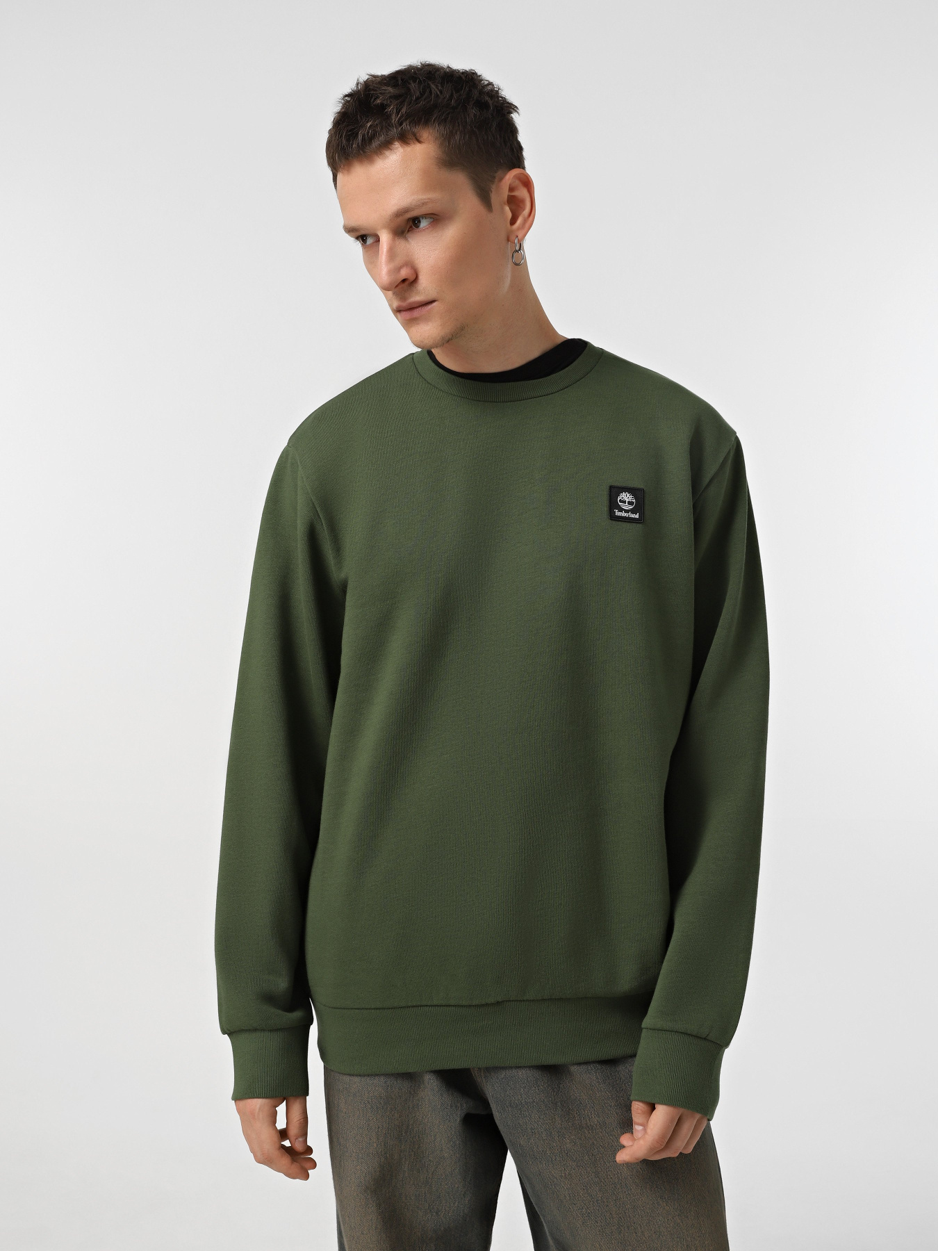 Худі та світшоти Timberland Woven Badge Crew Neck модель TB0A6UHJEIN Худі та світшоти Timberland Woven Badge Crew Neck модель TB0A6UHJEIN Фото