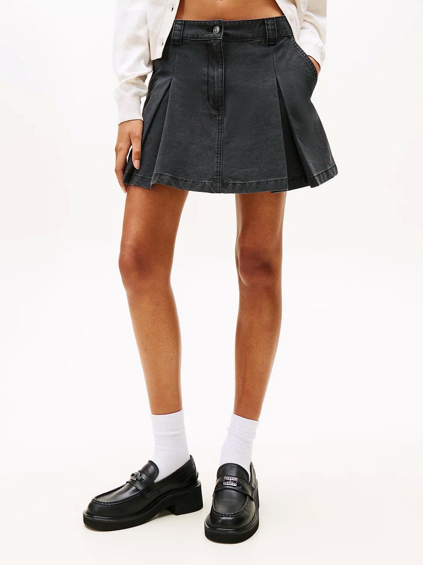 Спідниці Tommy Jeans модель DW0DW21137-BDS Спідниці Tommy Jeans модель DW0DW21137-BDS Фото