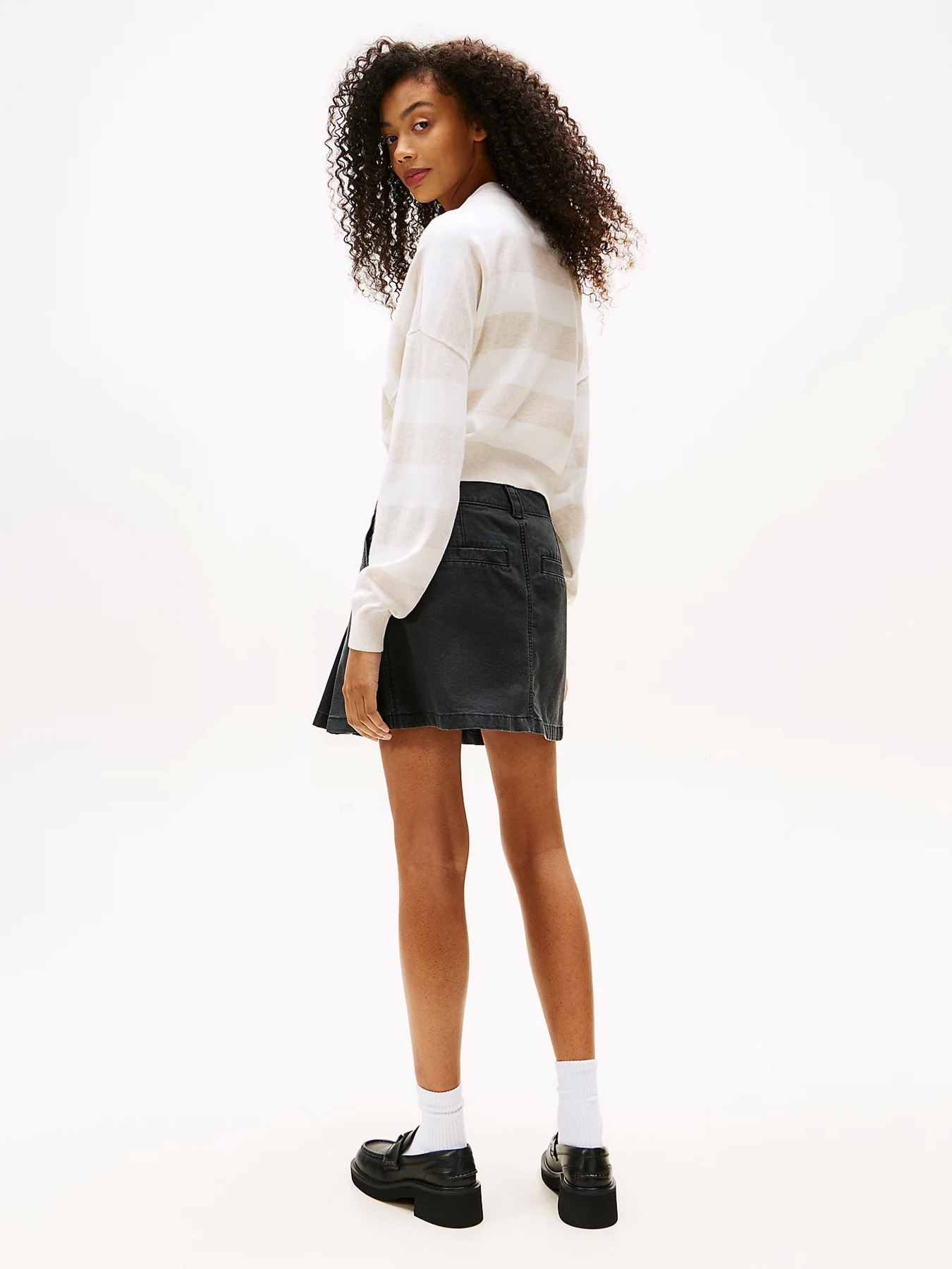 Спідниці Tommy Jeans модель DW0DW21137-BDS Спідниці Tommy Jeans модель DW0DW21137-BDS Фото